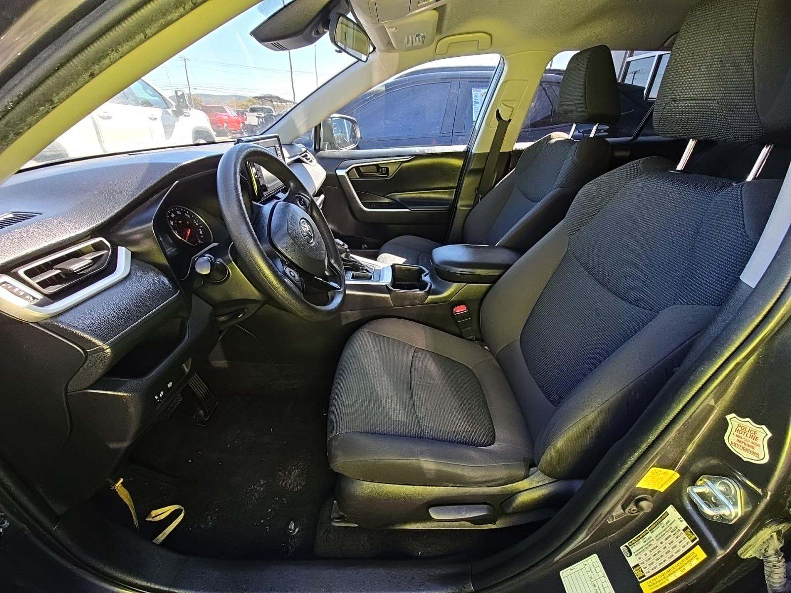 2022 Toyota RAV4 LE FWD