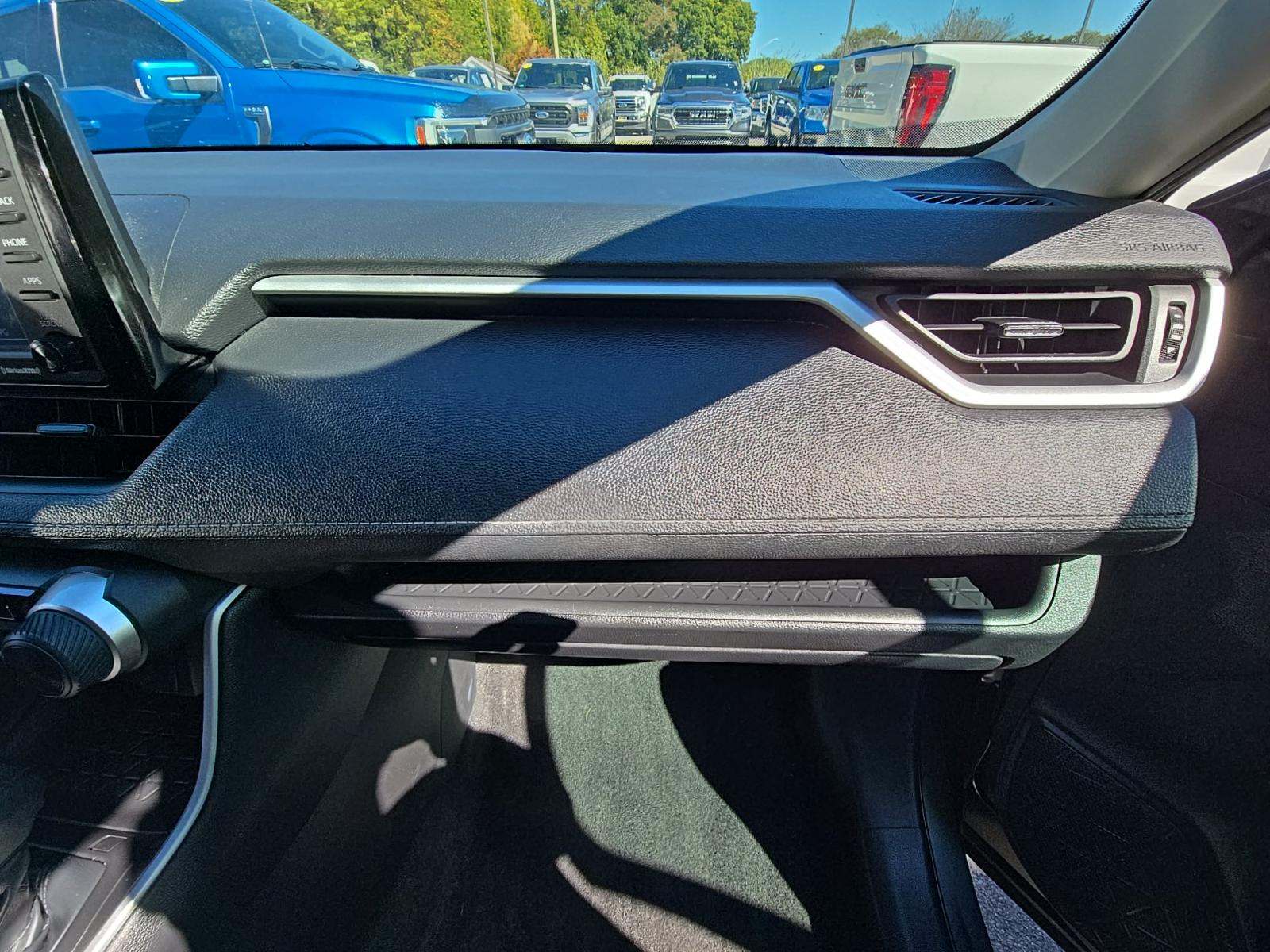 2022 Toyota RAV4 LE FWD