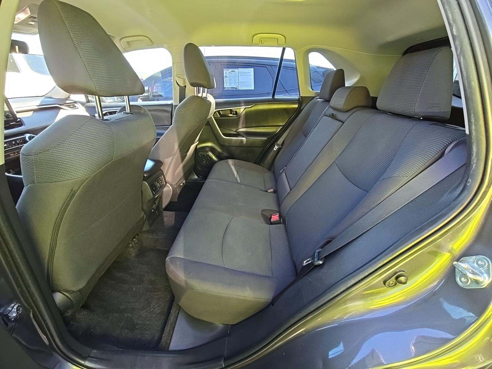 2022 Toyota RAV4 LE FWD