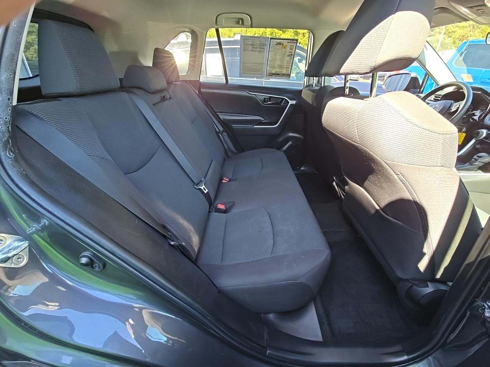 2022 Toyota RAV4 LE FWD