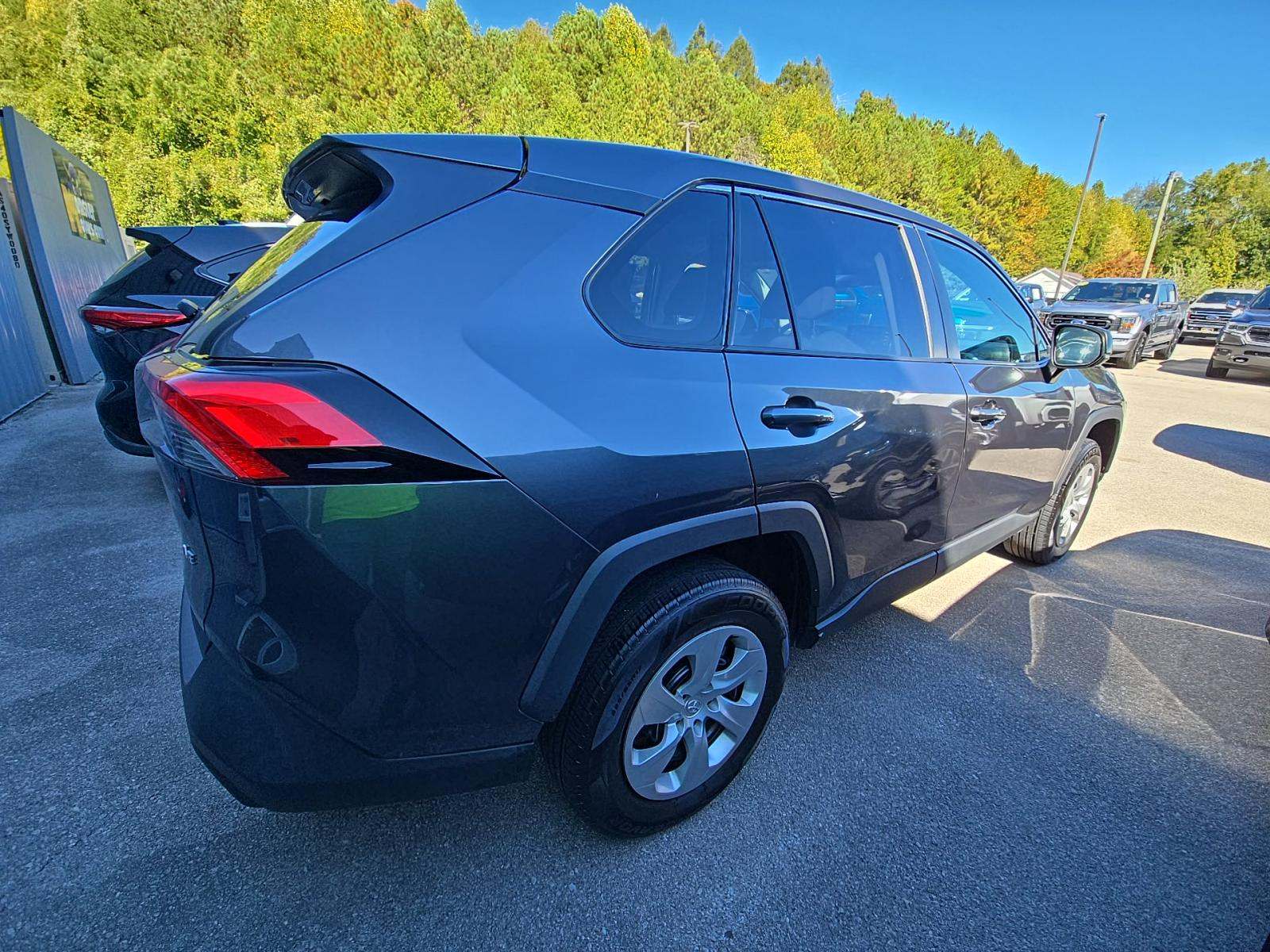 2022 Toyota RAV4 LE FWD