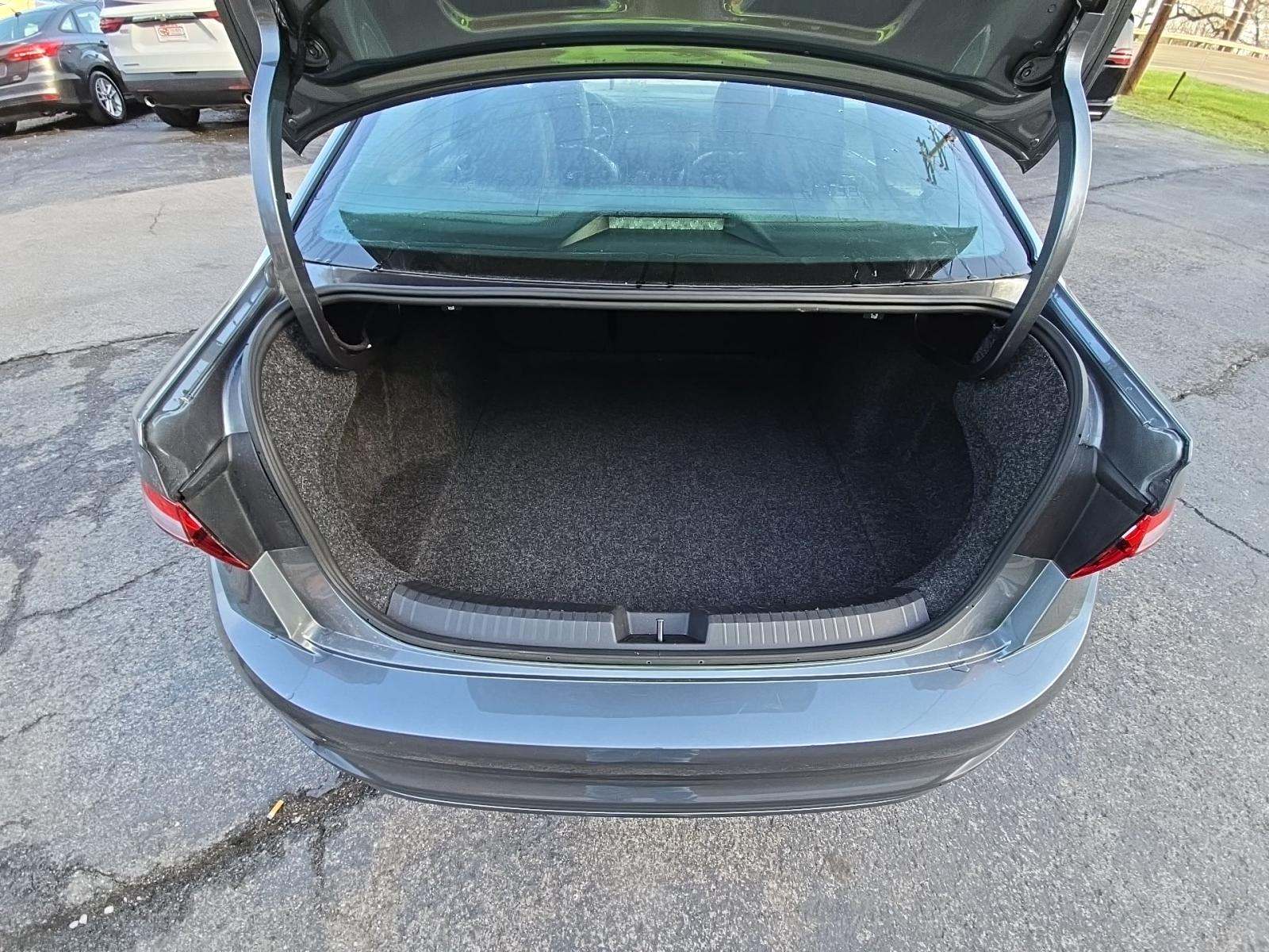 2024 Volkswagen Jetta 1.5T SE FWD