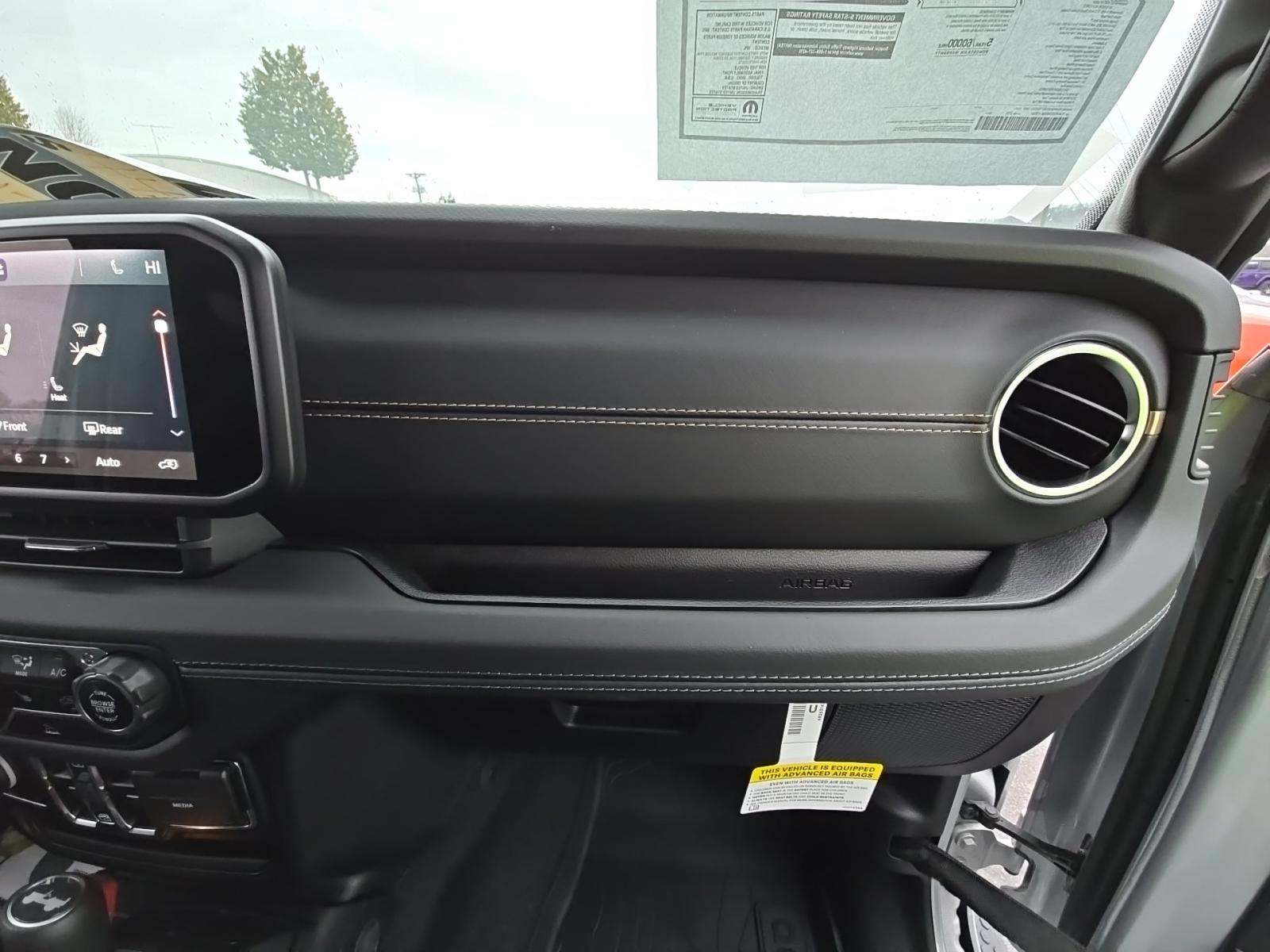 2024 Jeep Wrangler Sahara AWD