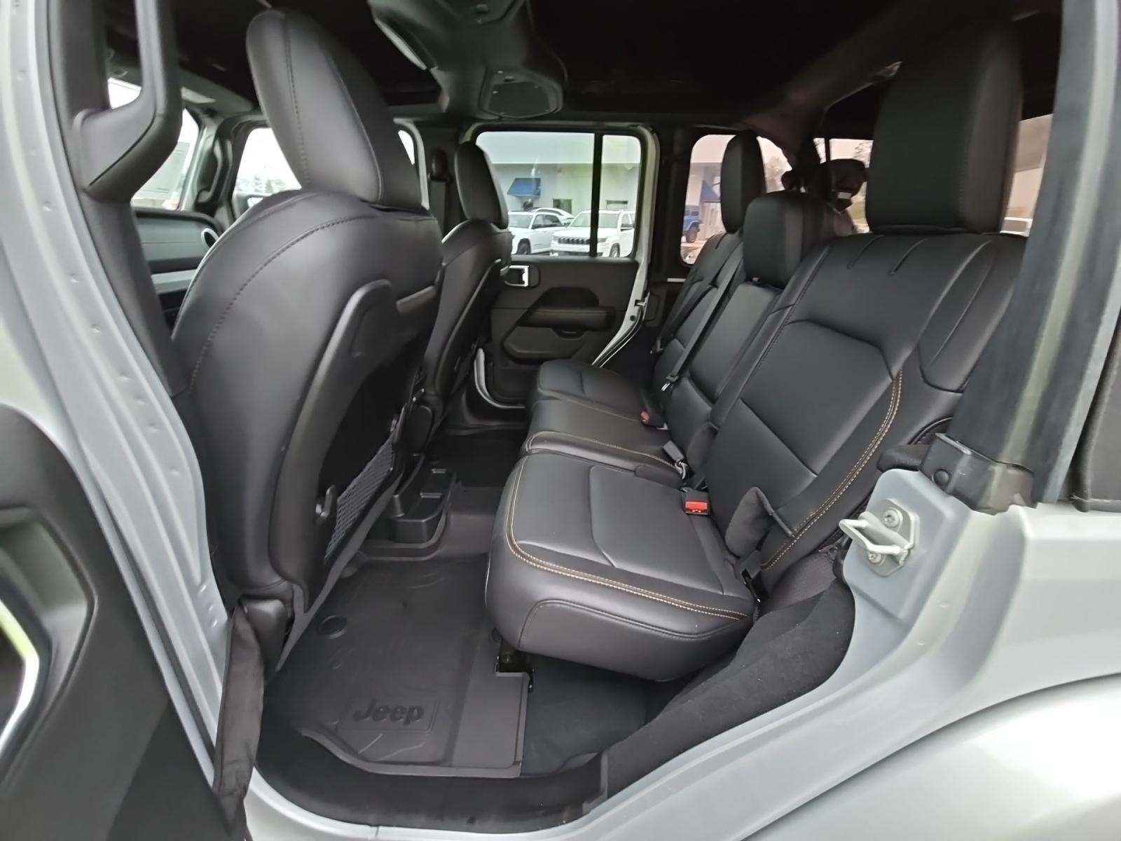 2024 Jeep Wrangler Sahara AWD