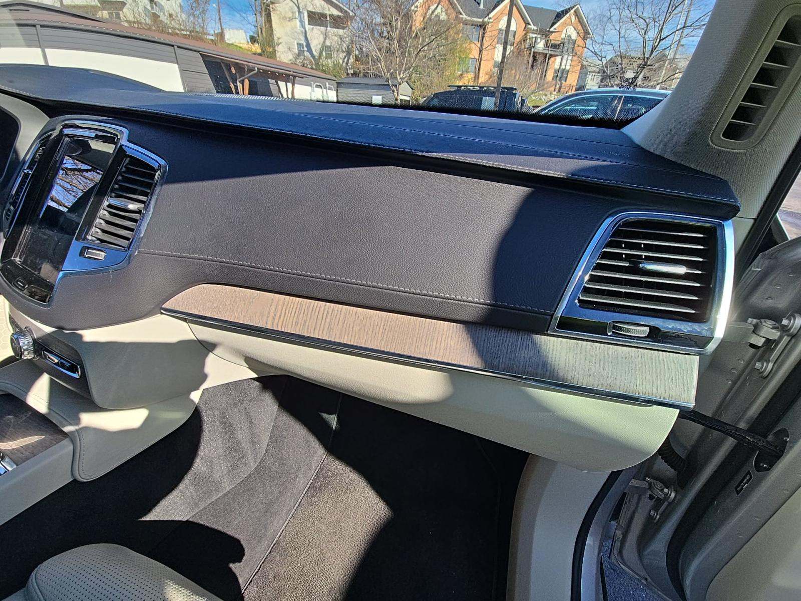 2022 Volvo XC90 T6 Inscription AWD