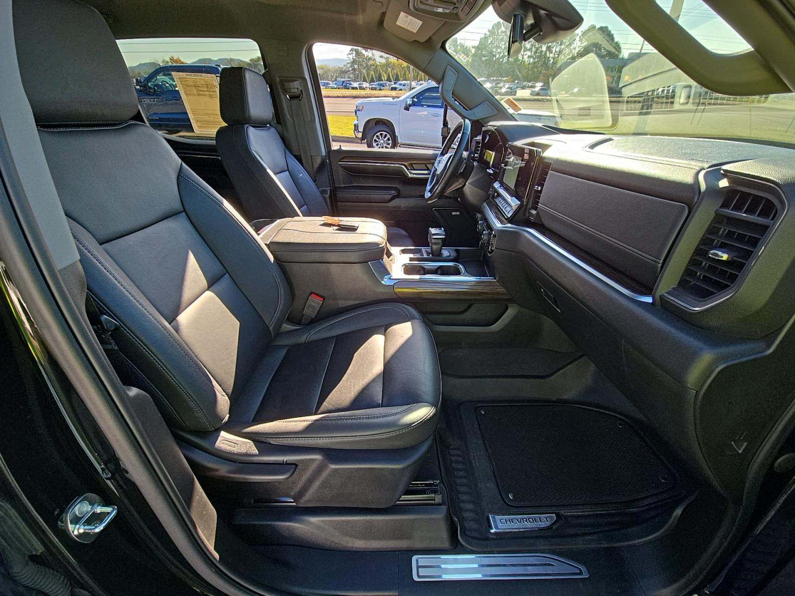 2023 Chevrolet Silverado 1500 RST AWD