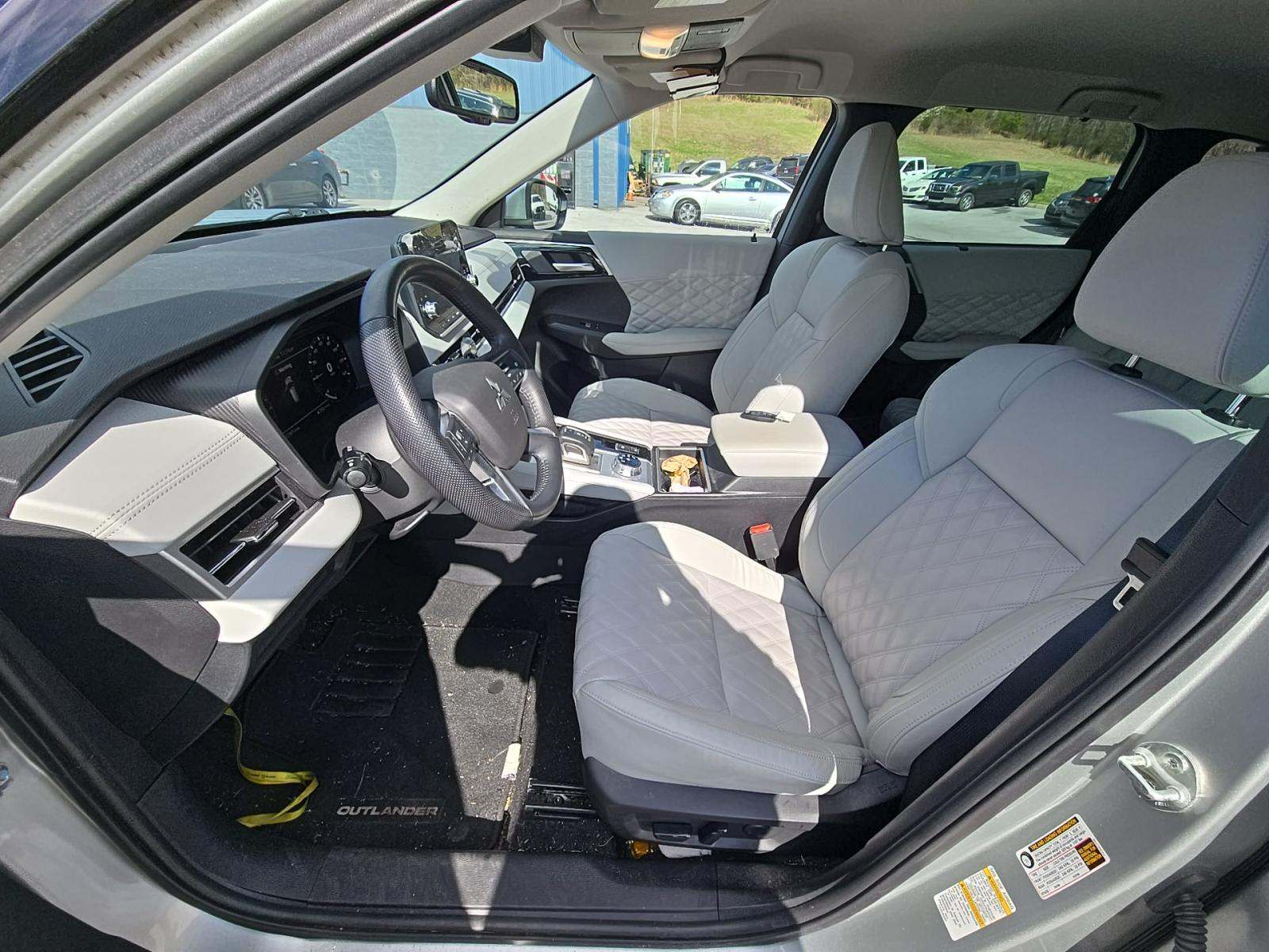 2023 Mitsubishi Outlander SEL FWD