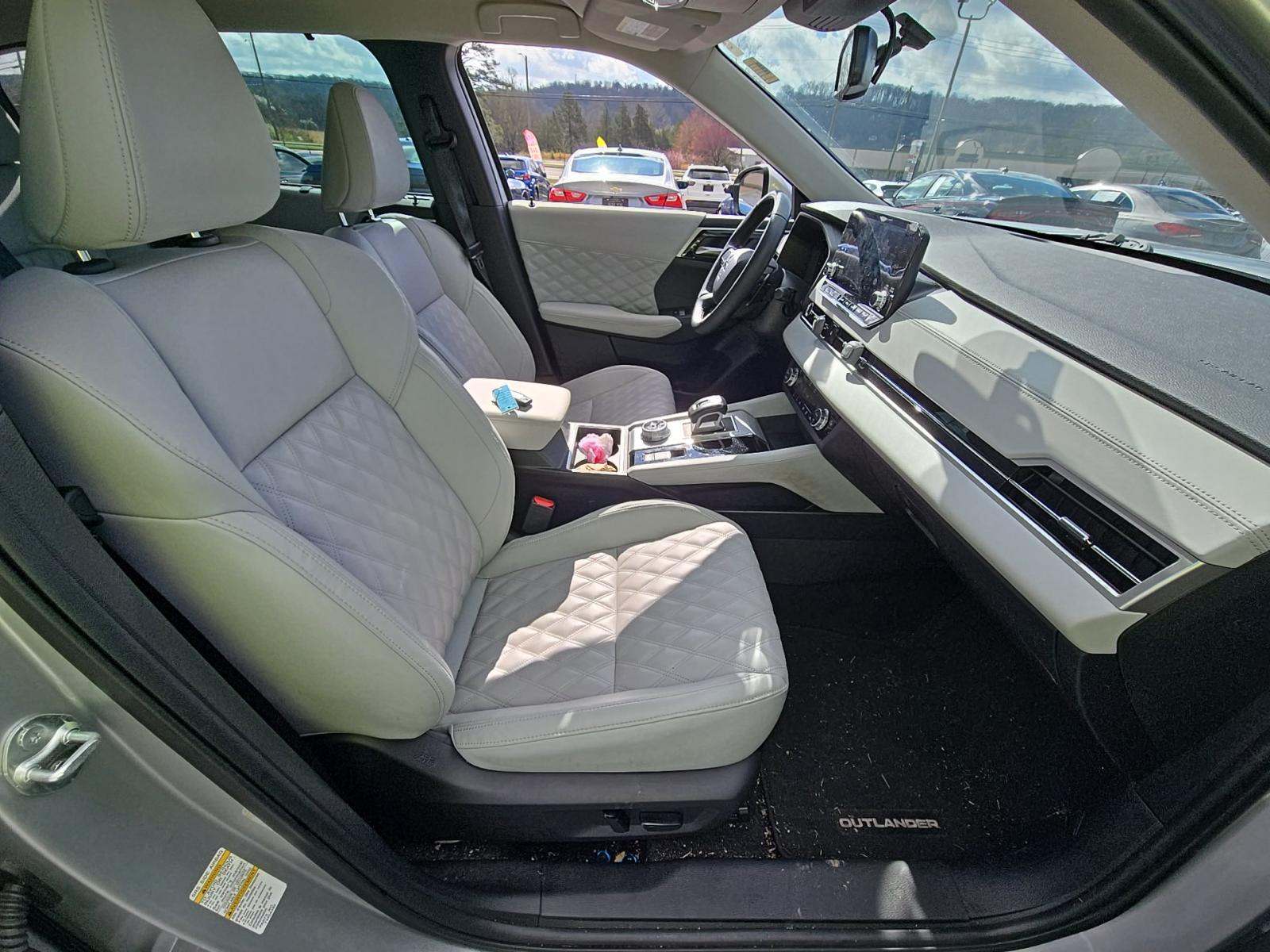 2023 Mitsubishi Outlander SEL FWD