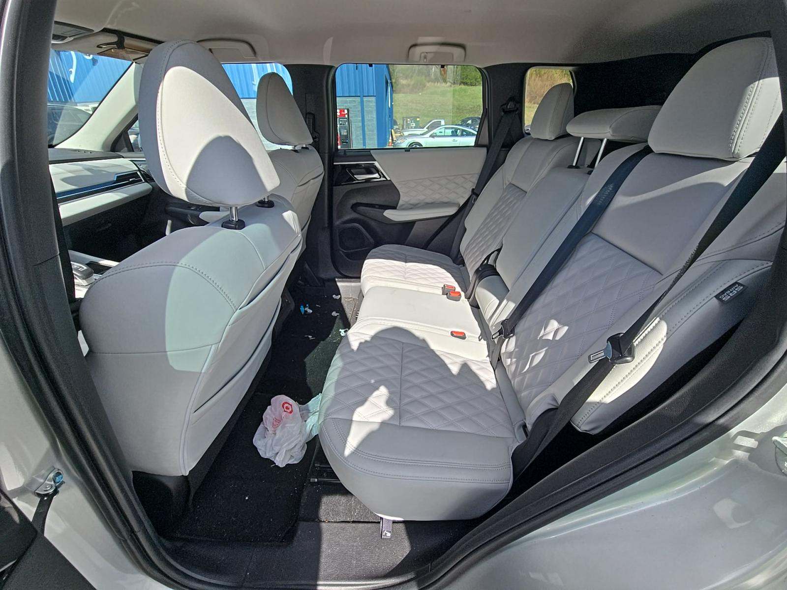 2023 Mitsubishi Outlander SEL FWD