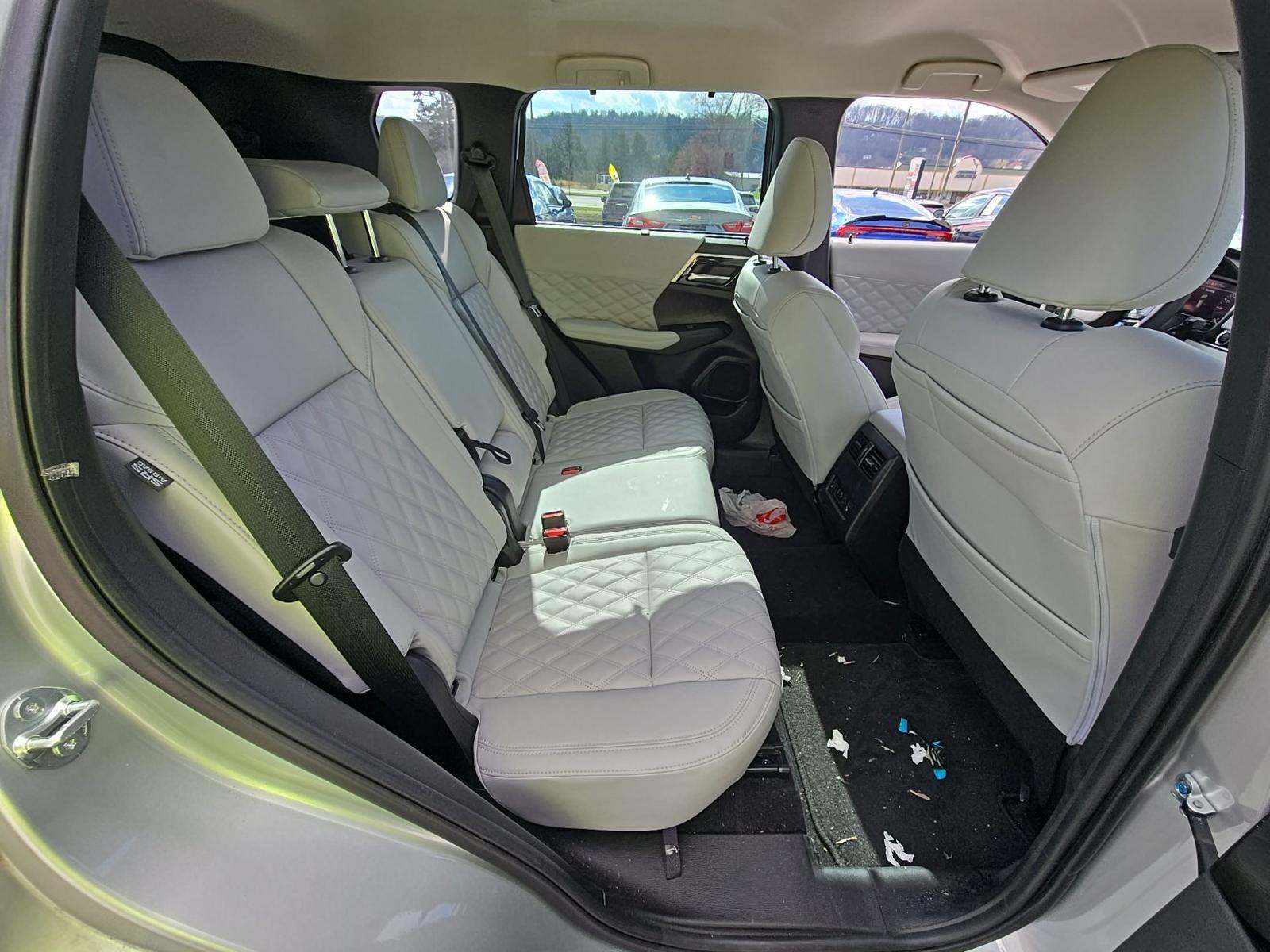 2023 Mitsubishi Outlander SEL FWD