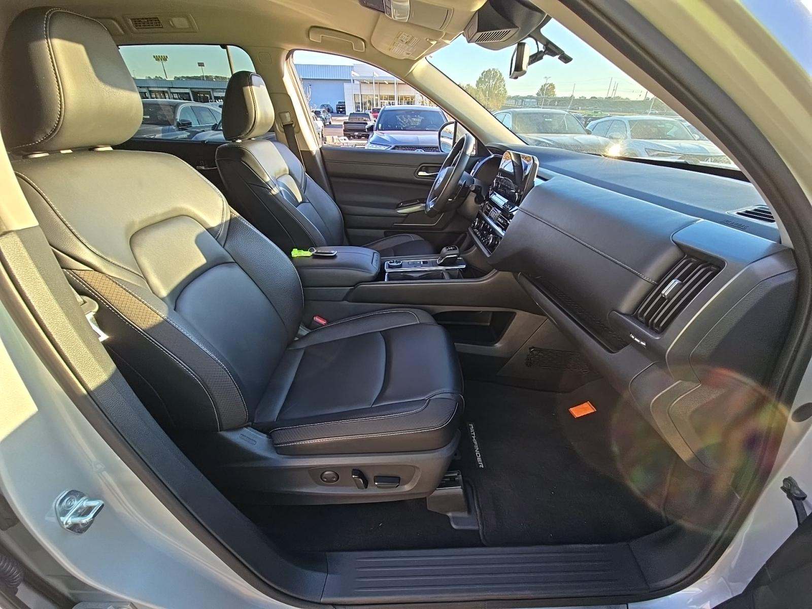 2023 Nissan Pathfinder SL AWD