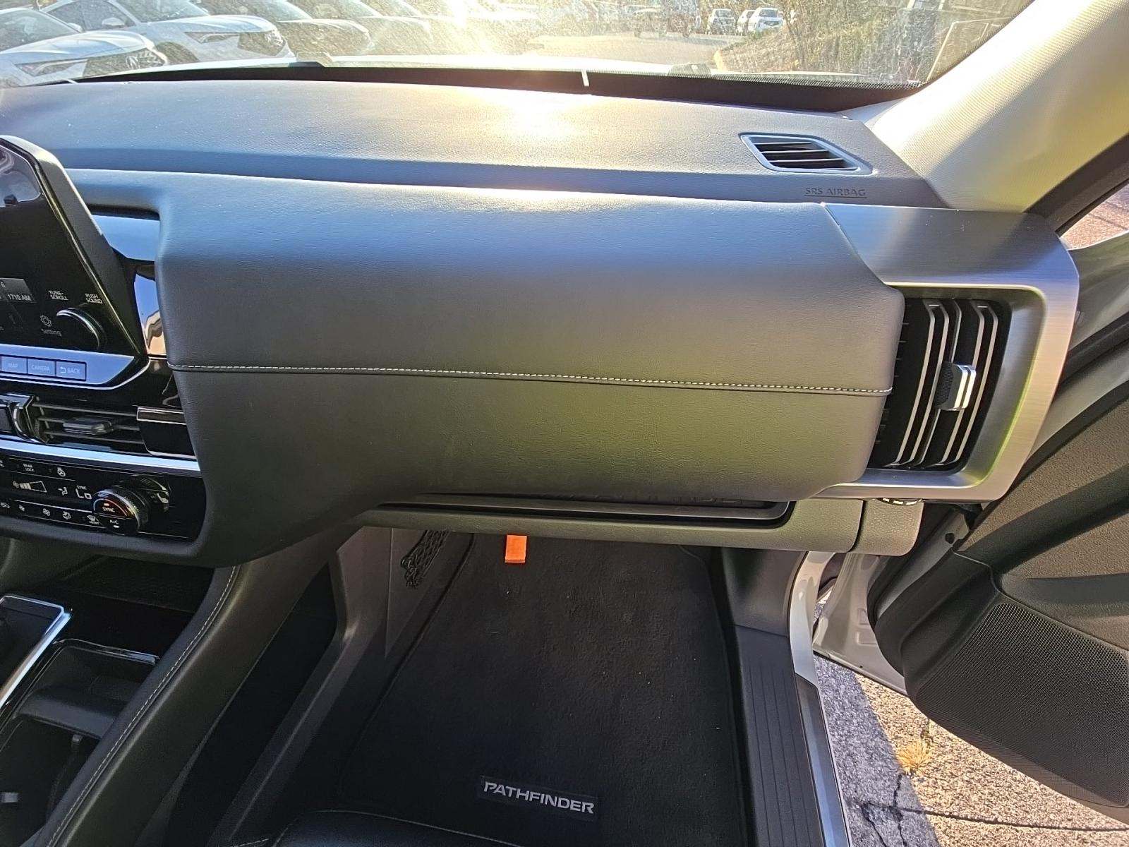 2023 Nissan Pathfinder SL AWD