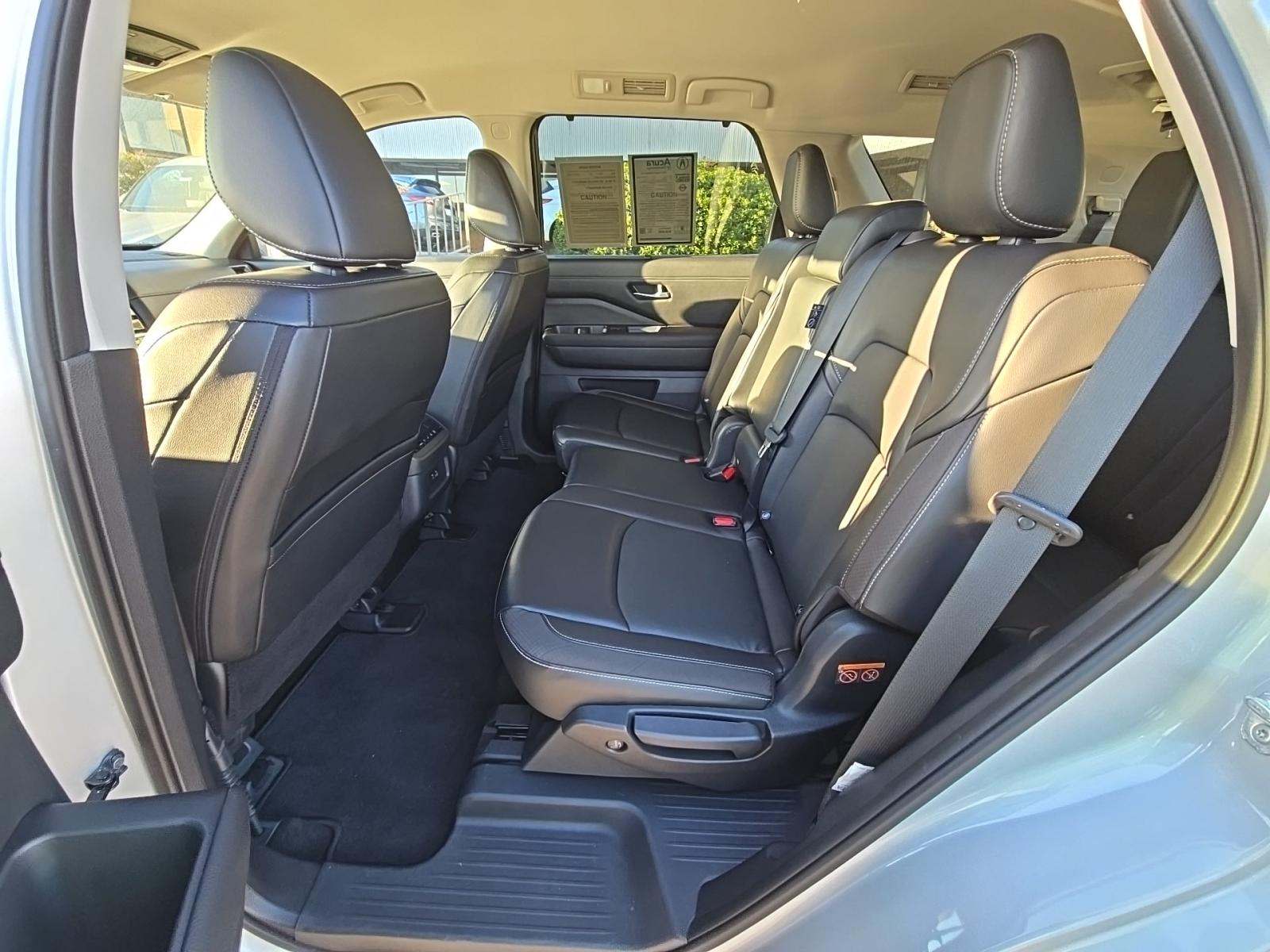 2023 Nissan Pathfinder SL AWD