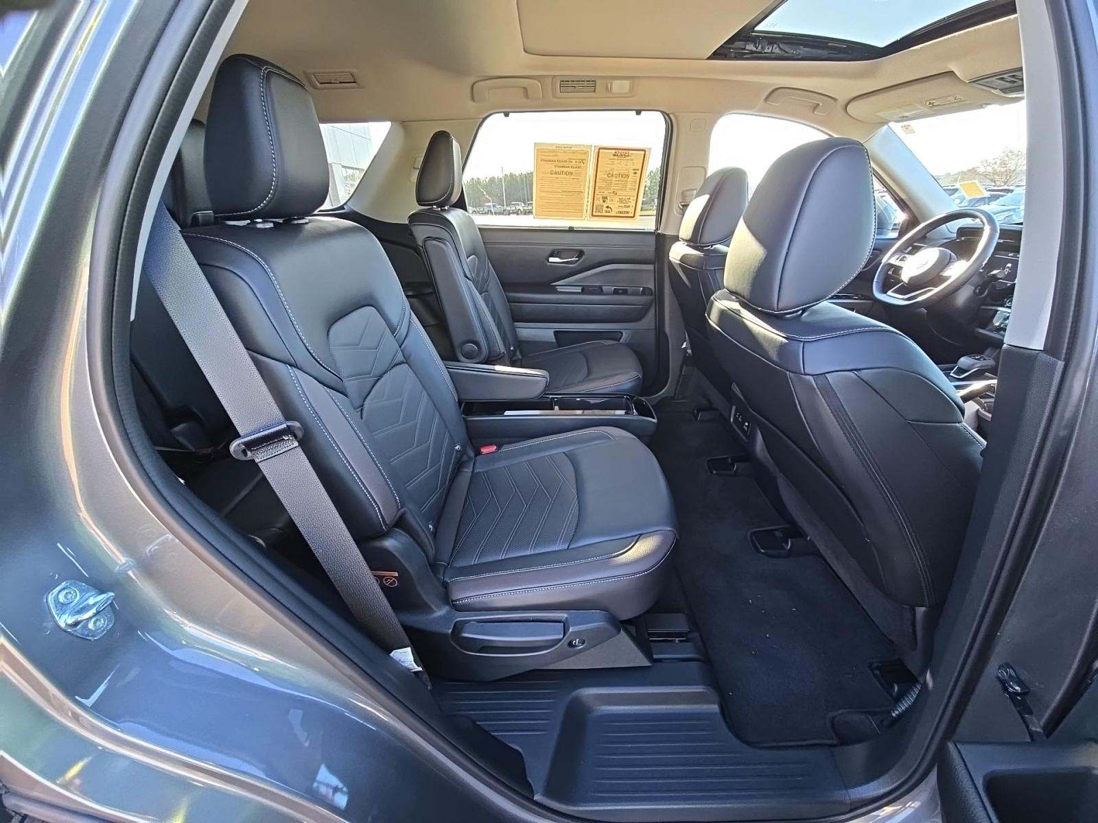 2024 Nissan Pathfinder Platinum AWD