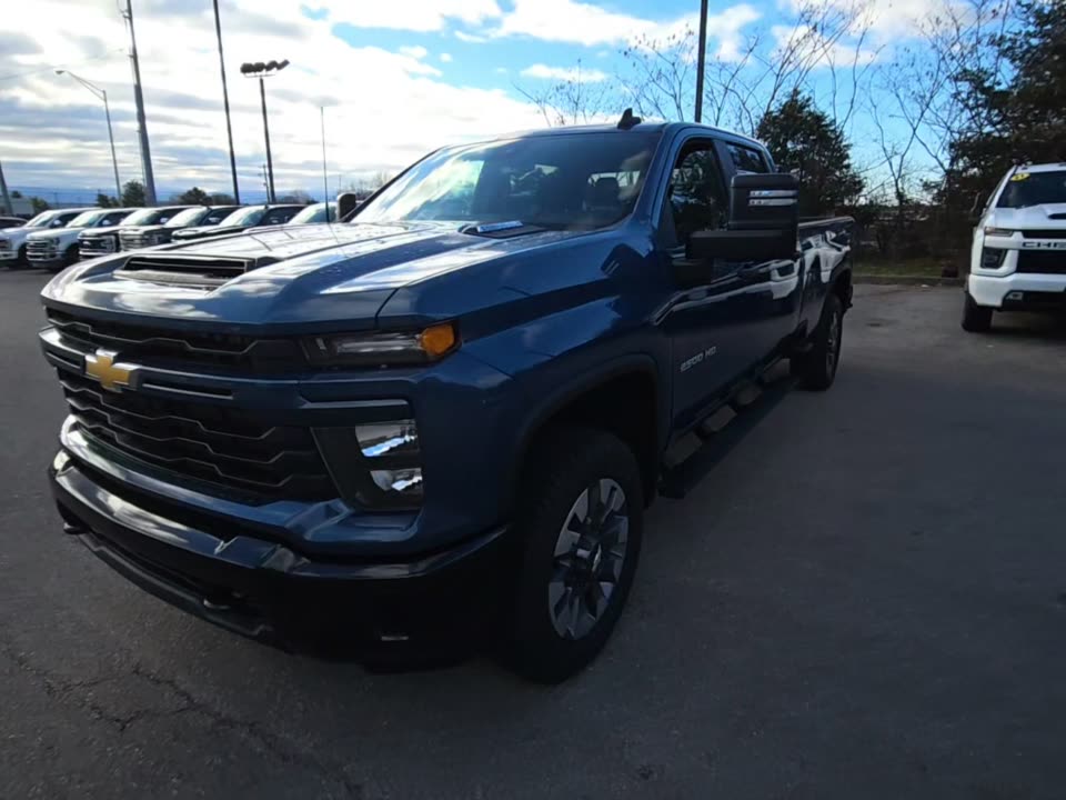 2024 Chevrolet Silverado 2500HD Custom RWD