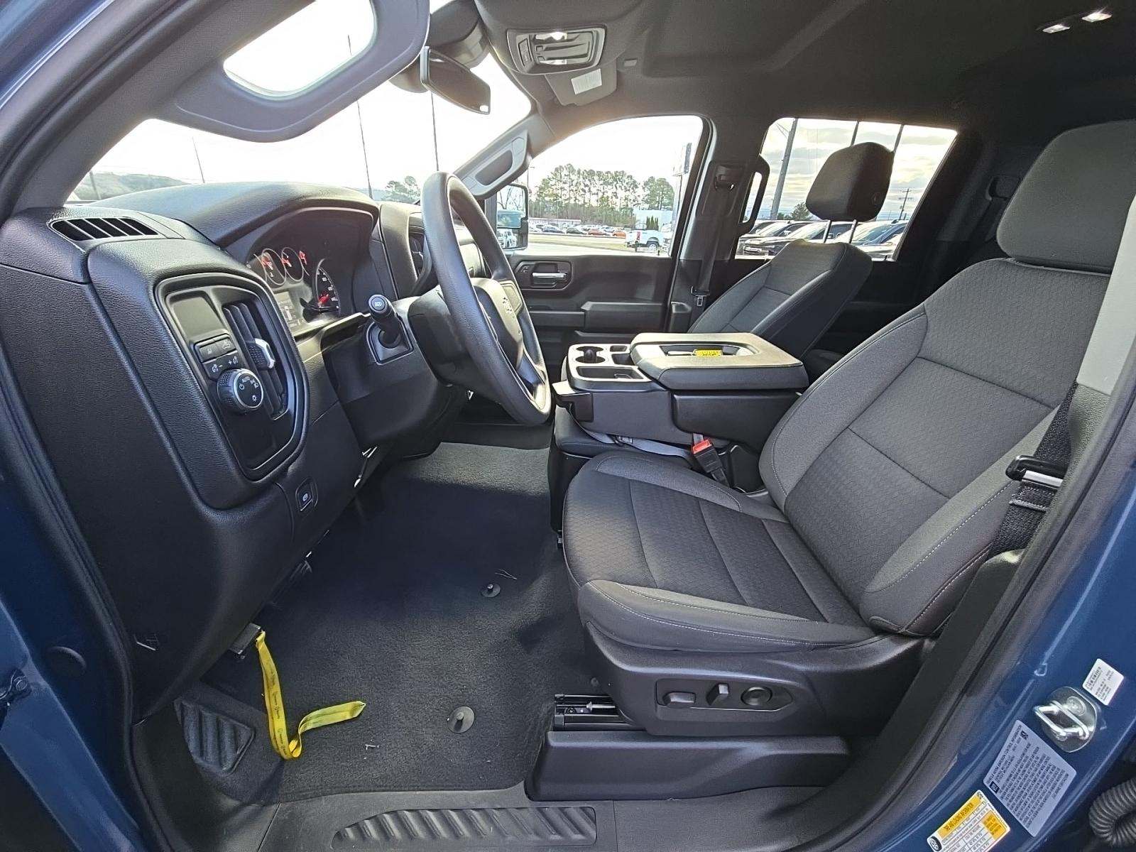 2024 Chevrolet Silverado 2500HD Custom RWD