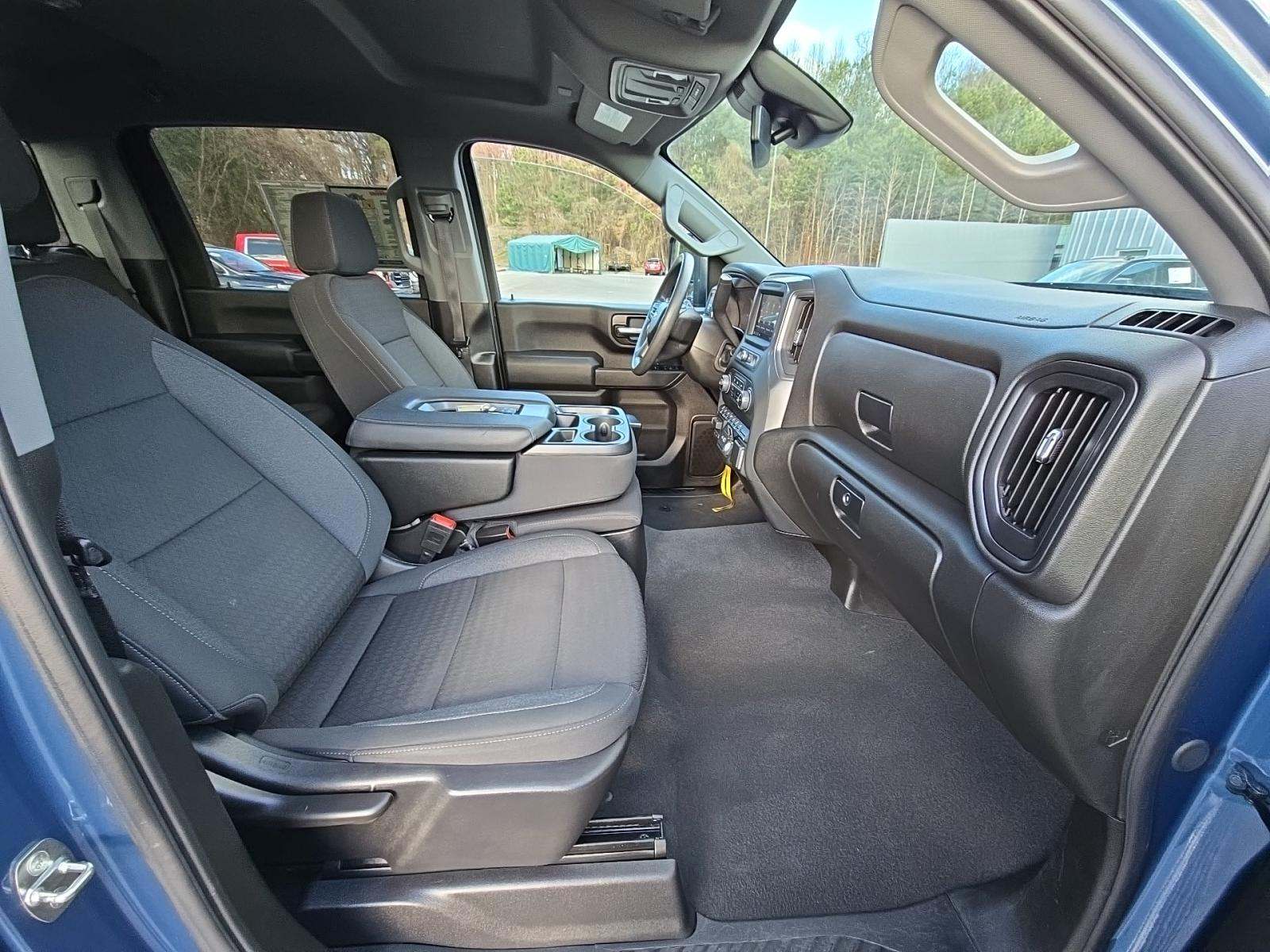 2024 Chevrolet Silverado 2500HD Custom RWD