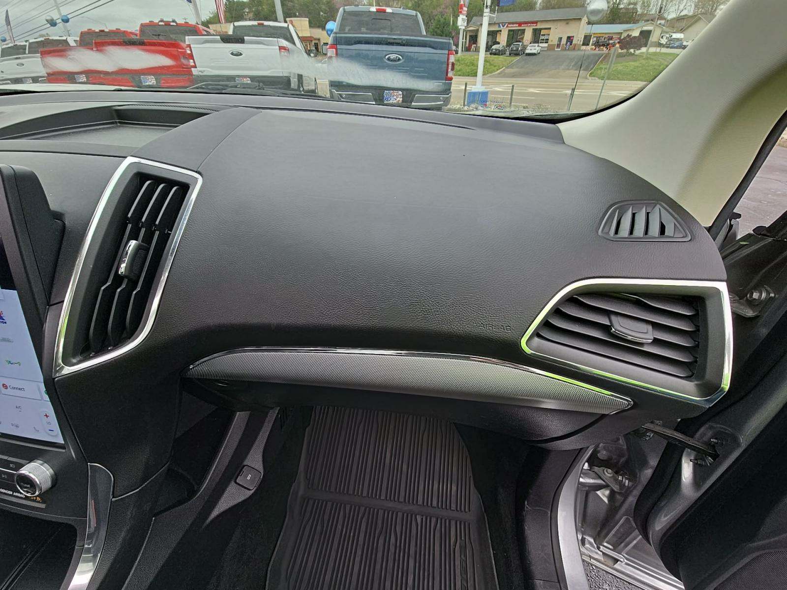 2022 Ford Edge Titanium AWD