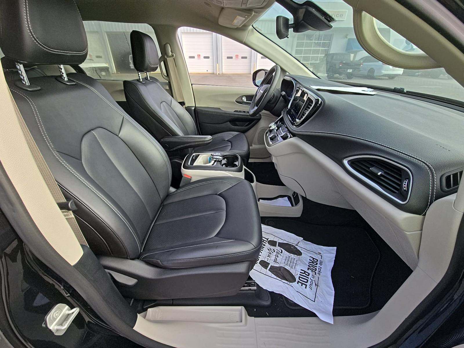 2024 Chrysler Pacifica Touring L FWD