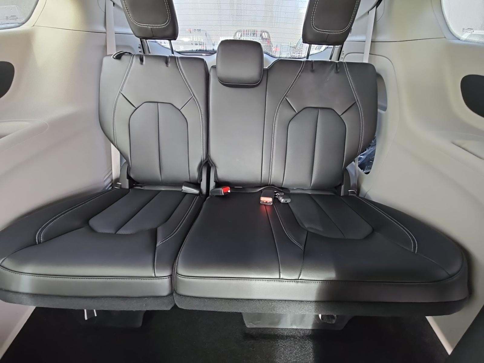 2024 Chrysler Pacifica Touring L FWD