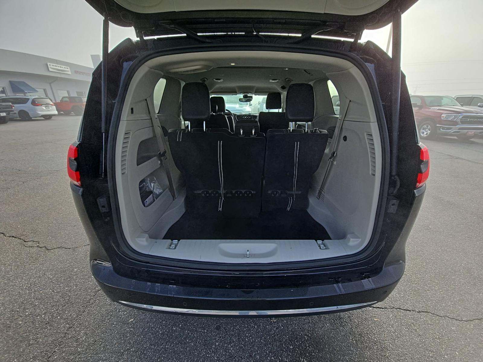 2024 Chrysler Pacifica Touring L FWD