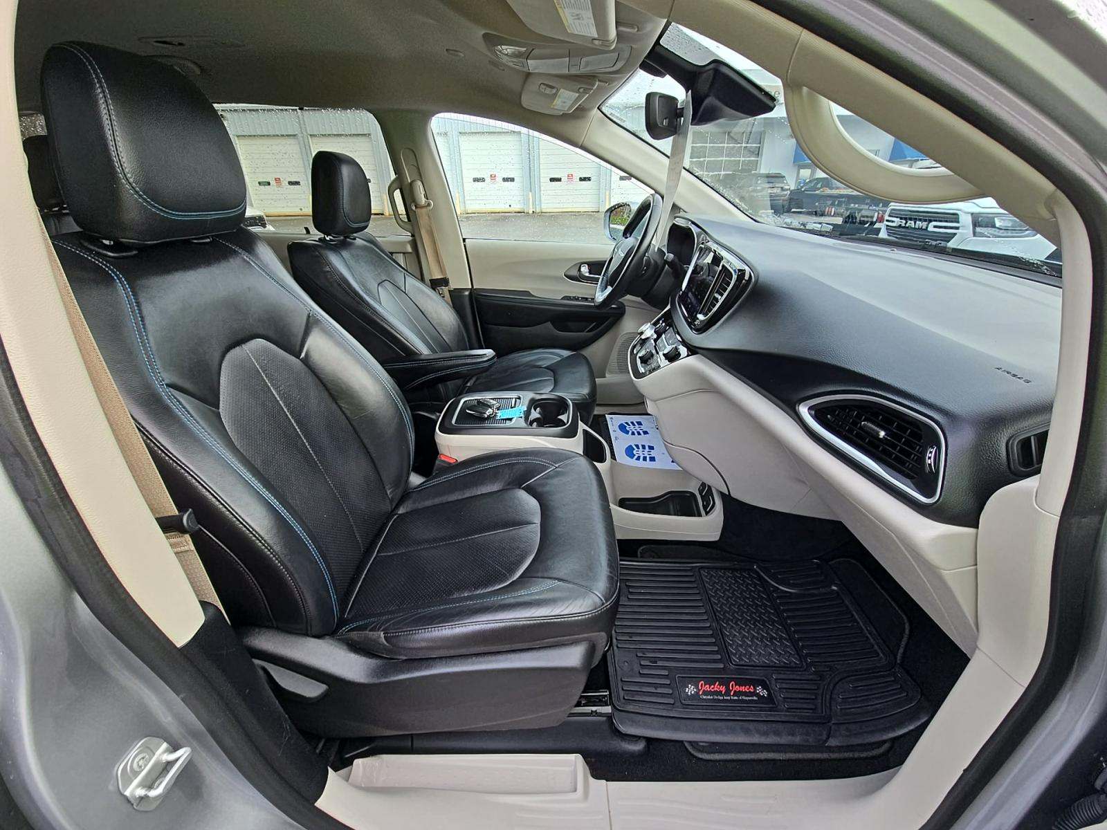 2021 Chrysler Pacifica Touring L FWD