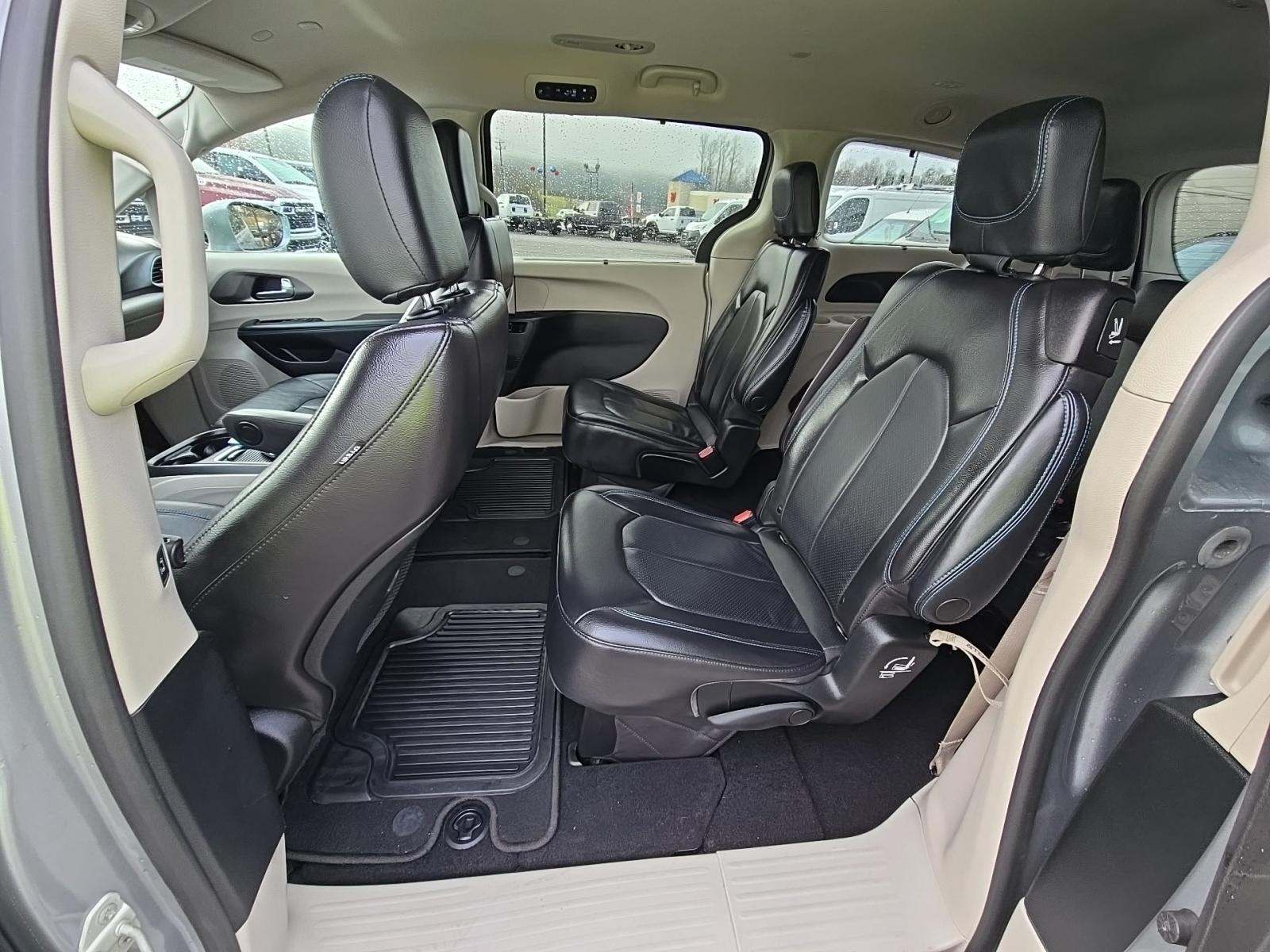 2021 Chrysler Pacifica Touring L FWD