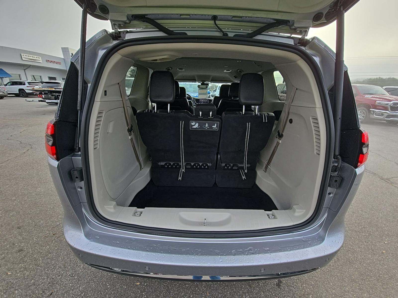 2021 Chrysler Pacifica Touring L FWD