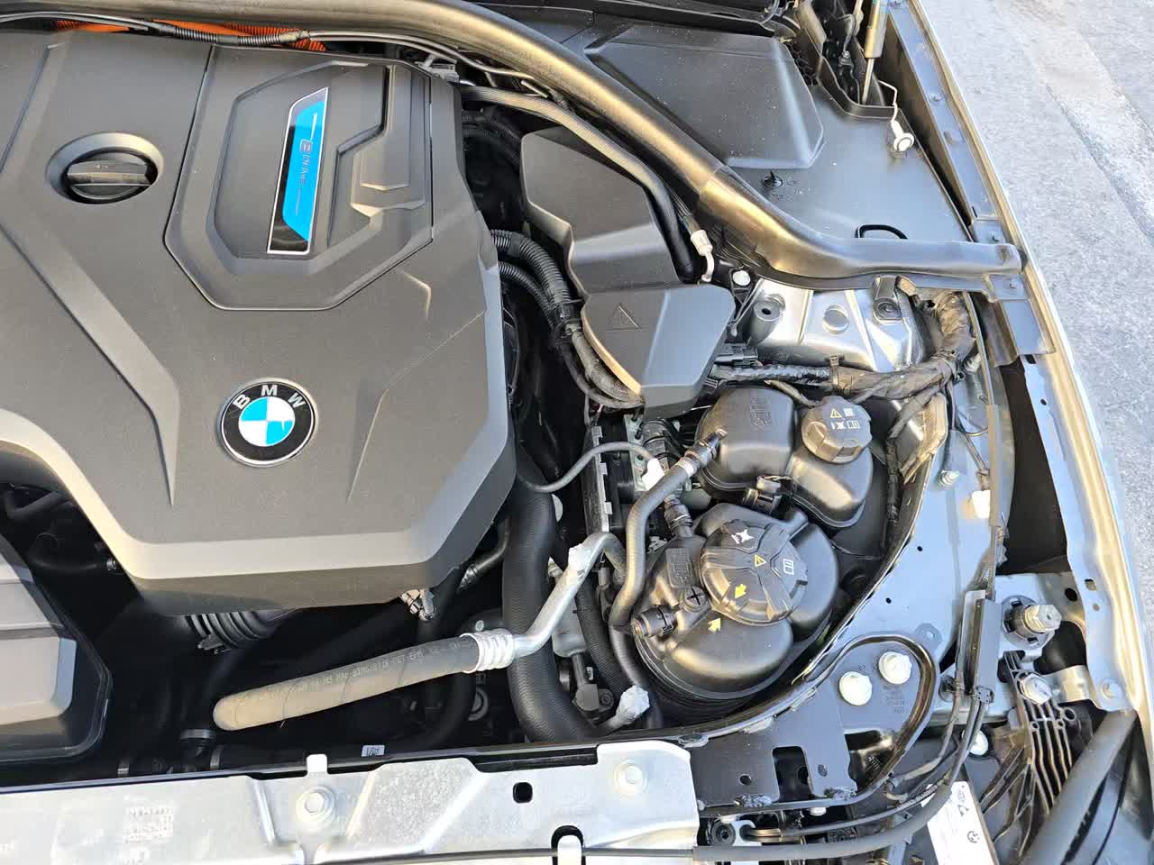 2023 BMW 3 Series 330e RWD