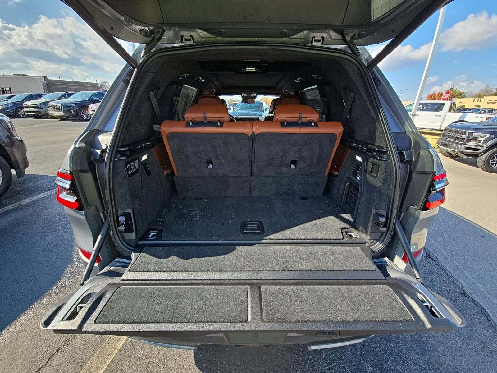 2023 BMW X7 M60i AWD