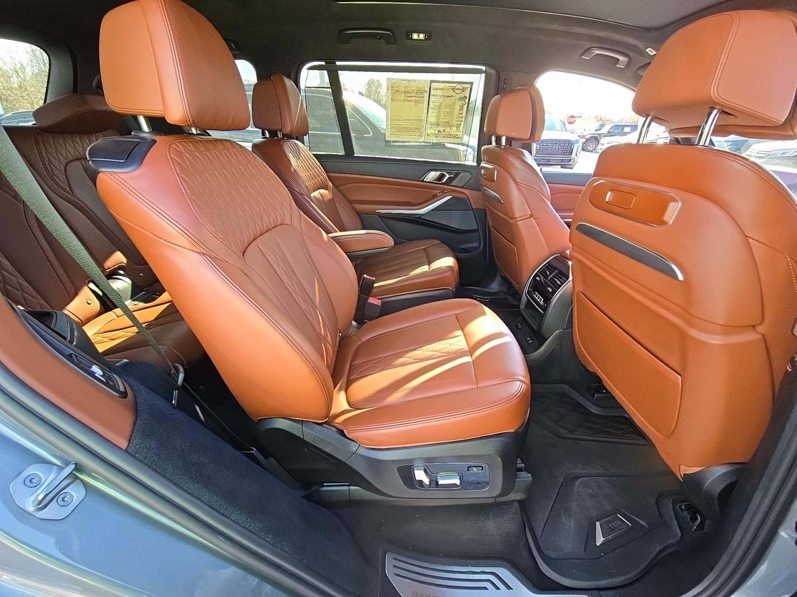 2023 BMW X7 M60i AWD