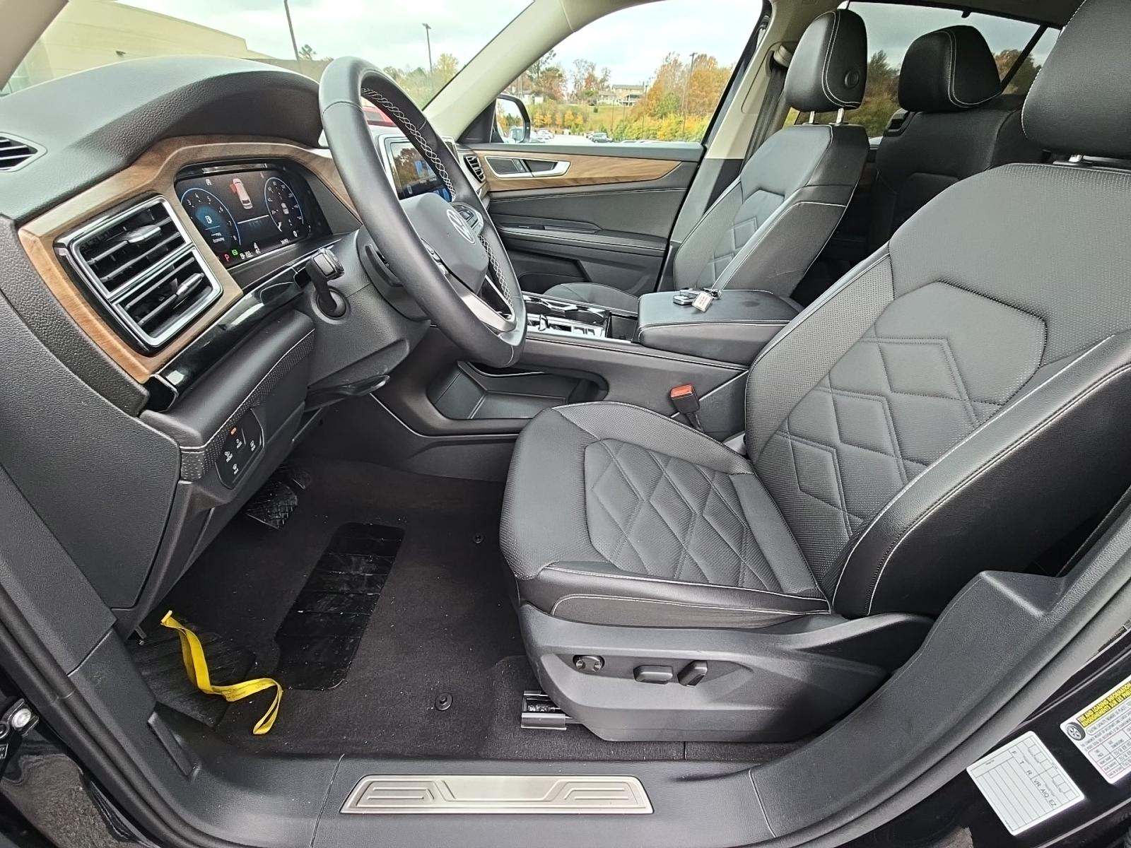 2025 Volkswagen Atlas 2.0T SE FWD