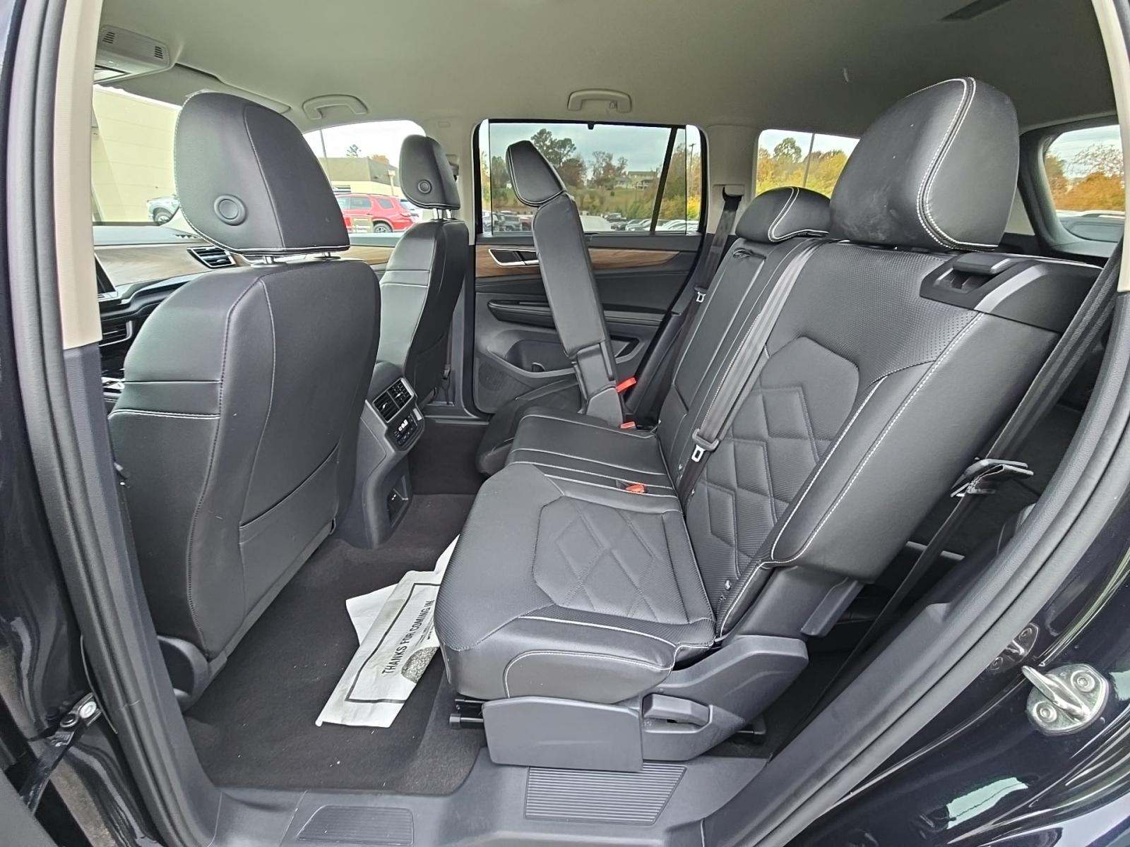 2025 Volkswagen Atlas 2.0T SE FWD