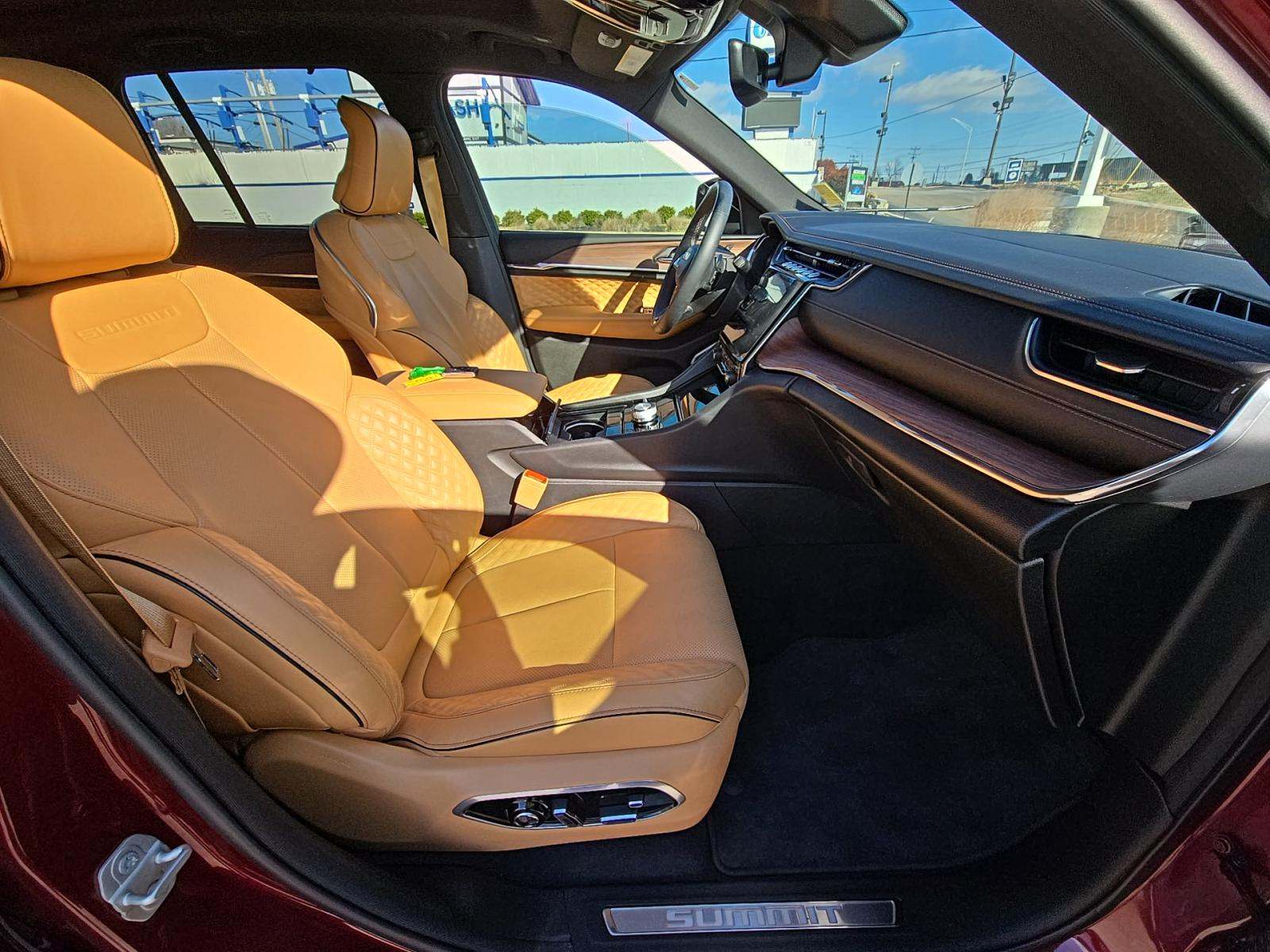 2024 Jeep Grand Cherokee Summit AWD