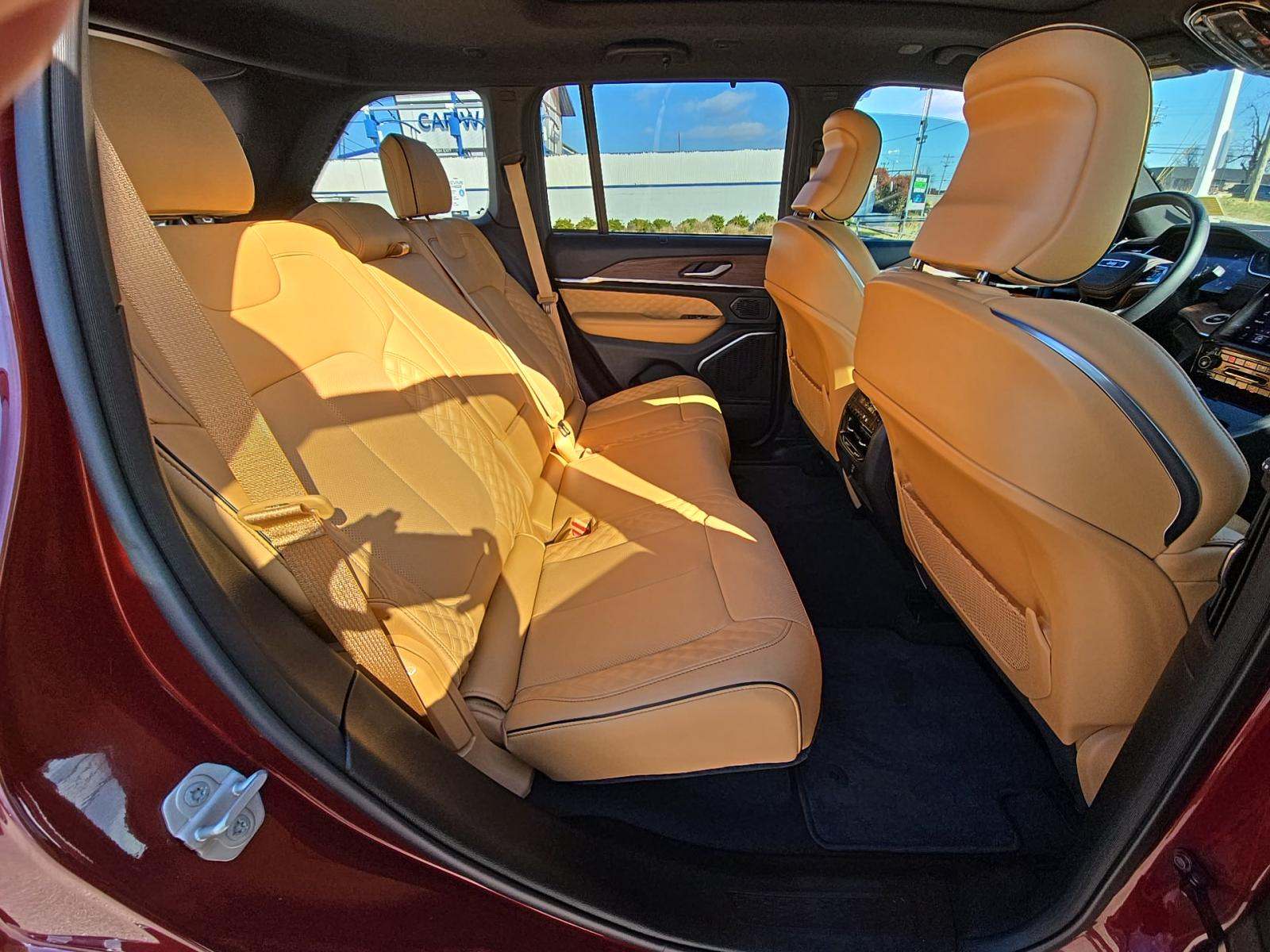 2024 Jeep Grand Cherokee Summit AWD