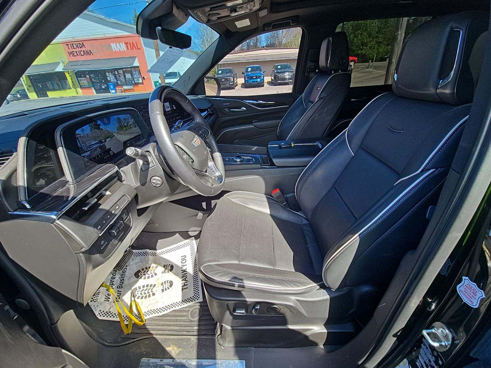 2023 Cadillac Escalade ESV Sport AWD