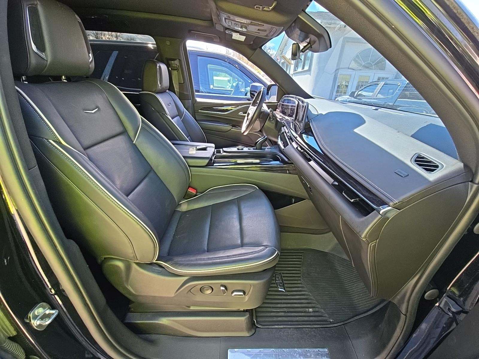 2023 Cadillac Escalade ESV Sport AWD