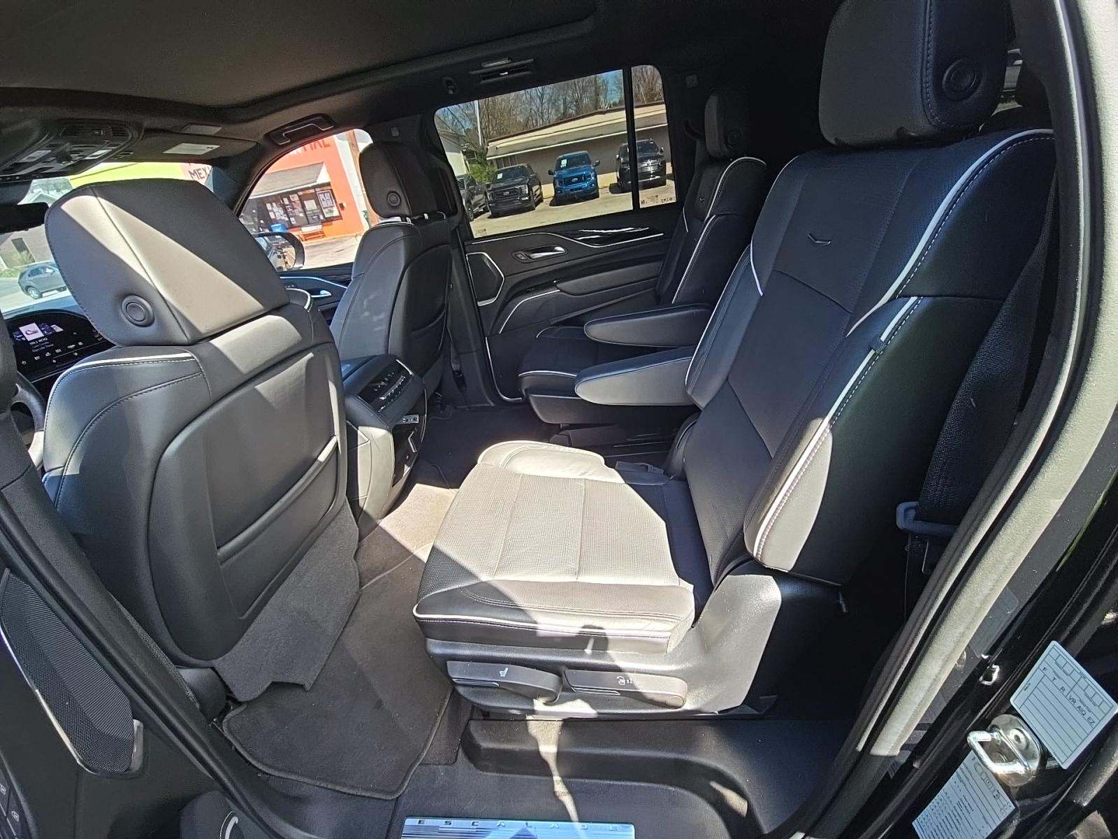 2023 Cadillac Escalade ESV Sport AWD