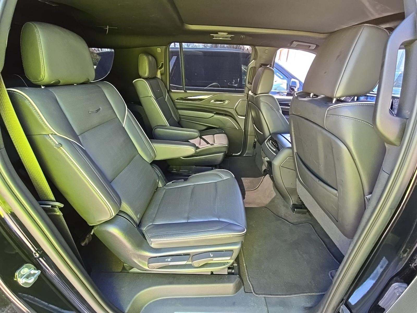 2023 Cadillac Escalade ESV Sport AWD