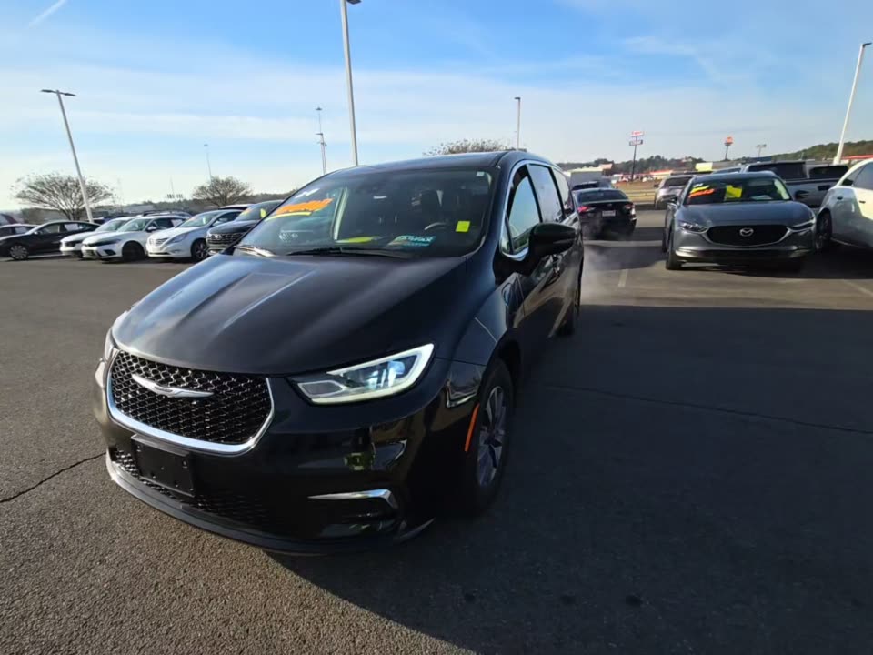 2024 Chrysler Pacifica Hybrid Select FWD