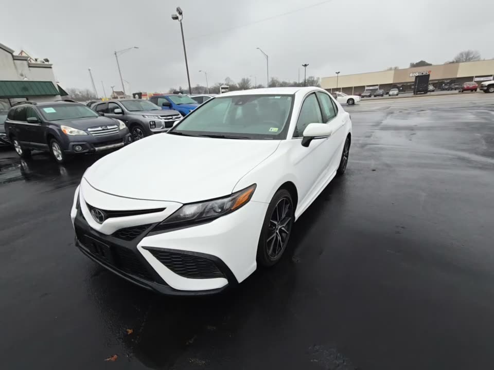 2024 Toyota Camry SE FWD