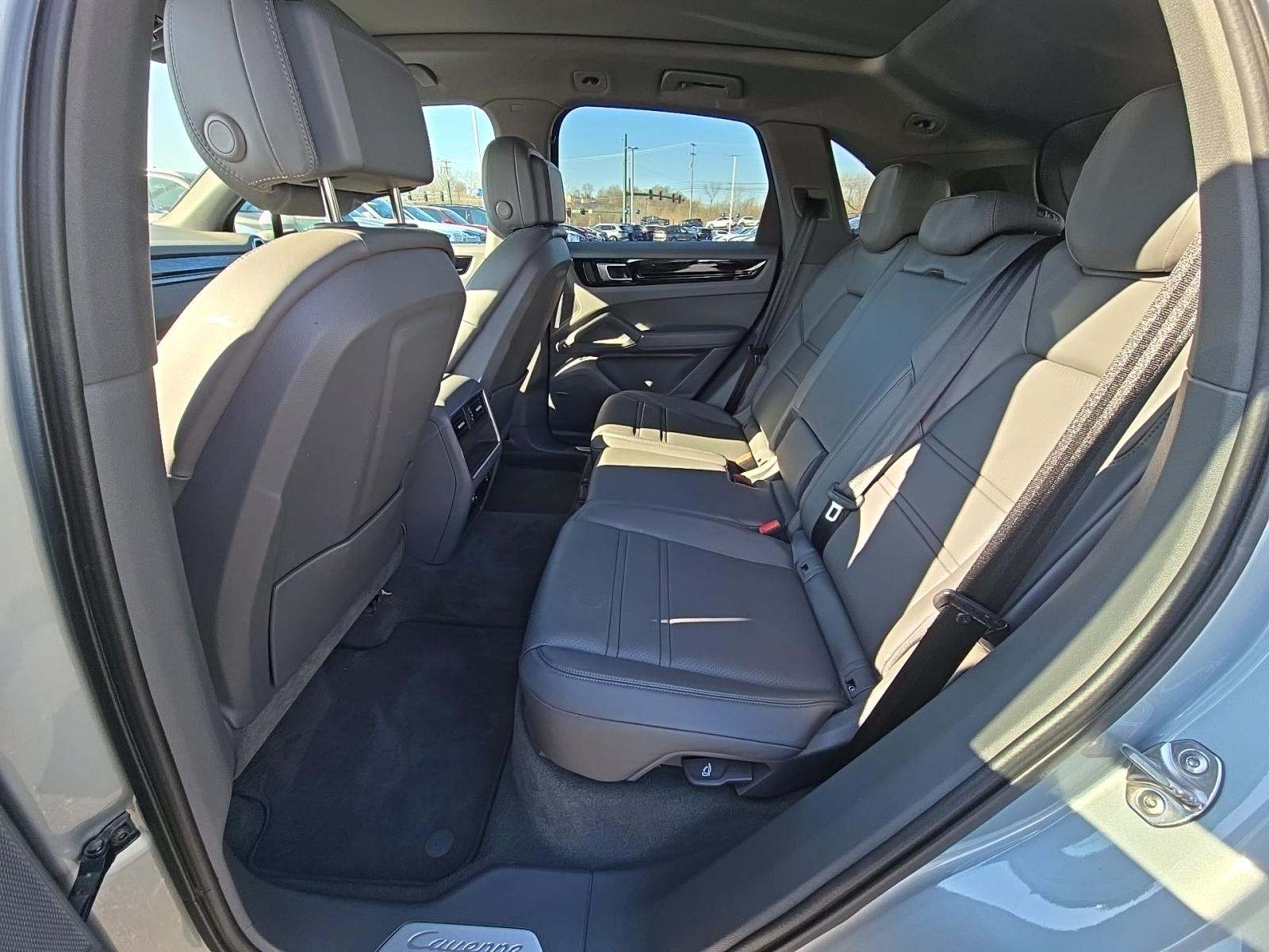 2022 Porsche Cayenne Base AWD