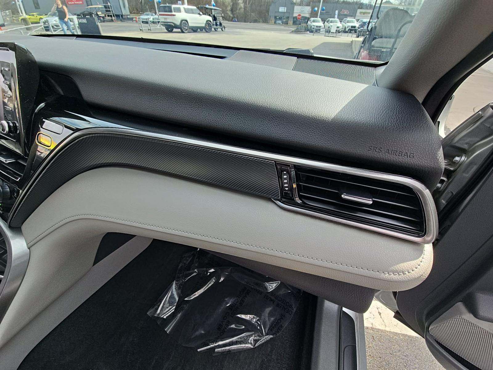 2022 Toyota Camry Hybrid LE FWD