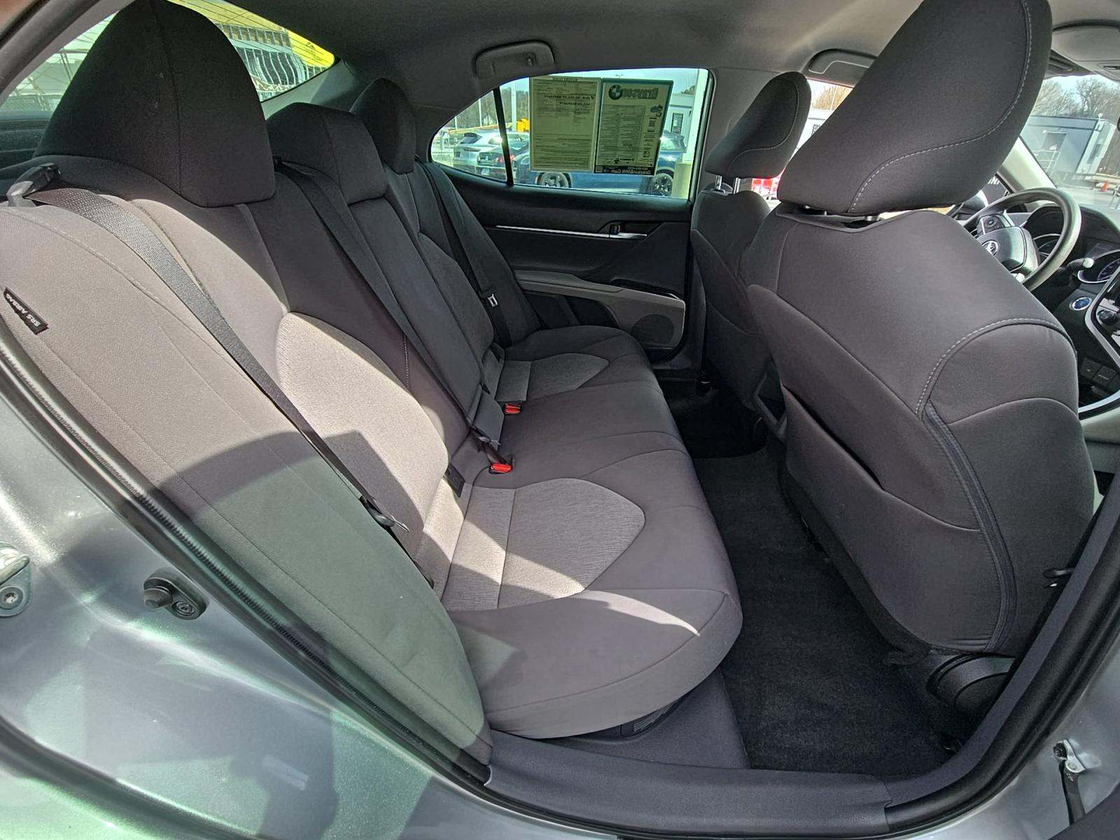 2022 Toyota Camry Hybrid LE FWD