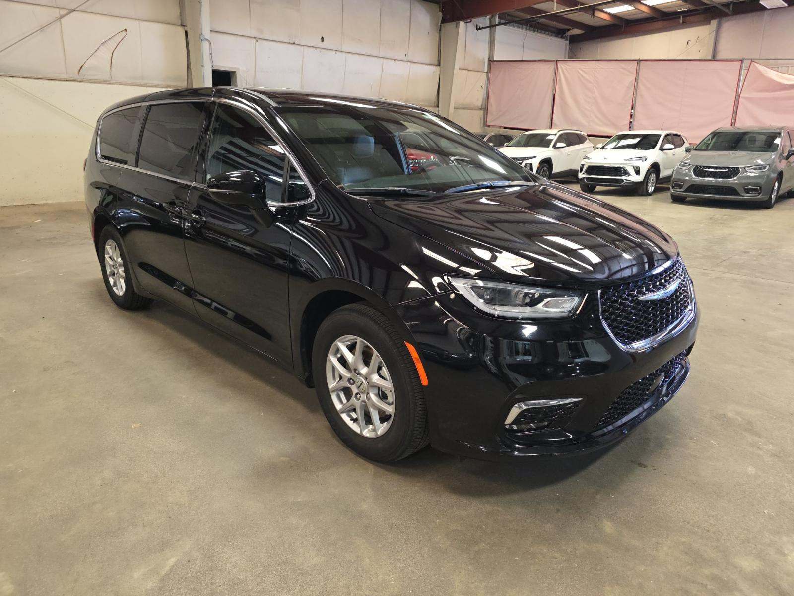 CHRYSLER PACIFICA - 4