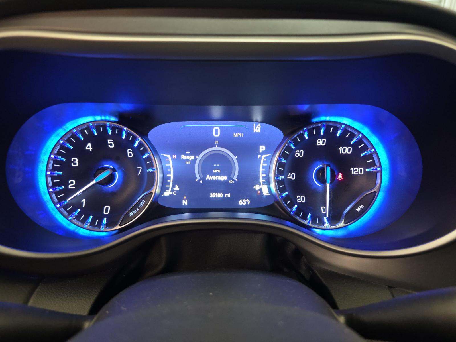 CHRYSLER PACIFICA - 9