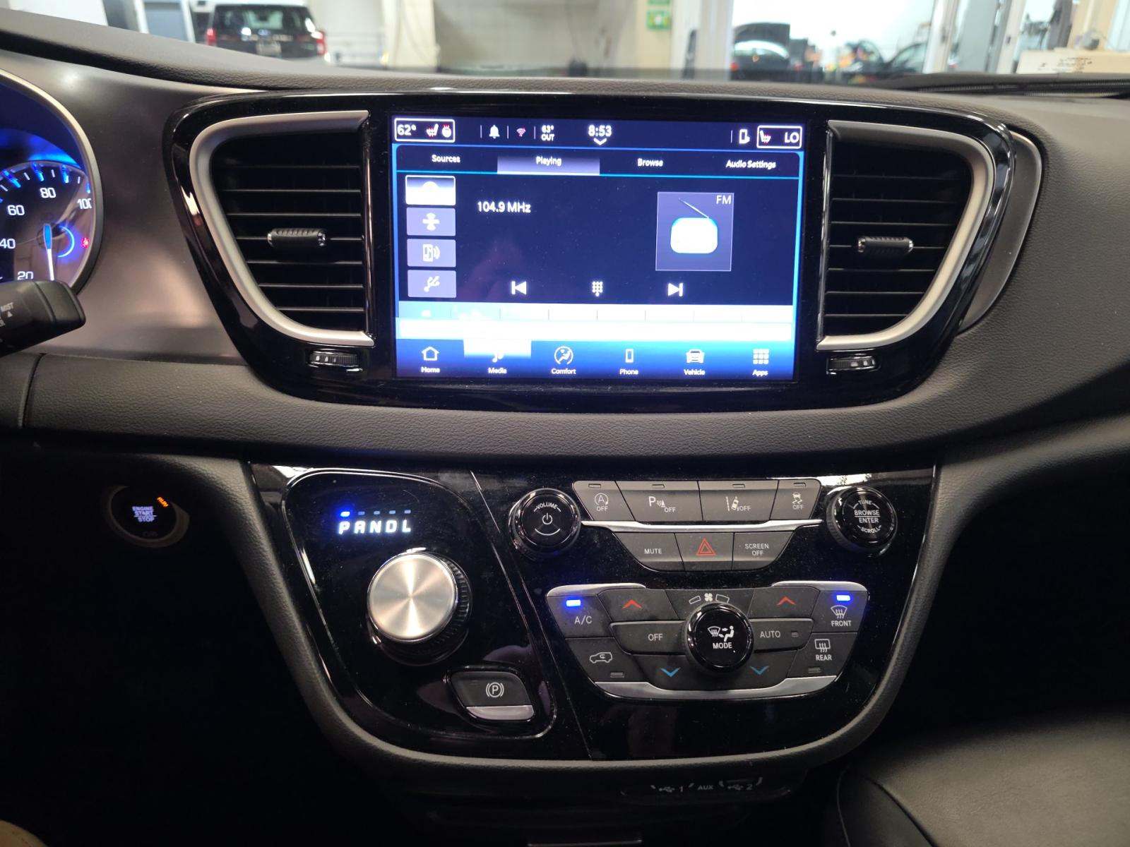 CHRYSLER PACIFICA - 10