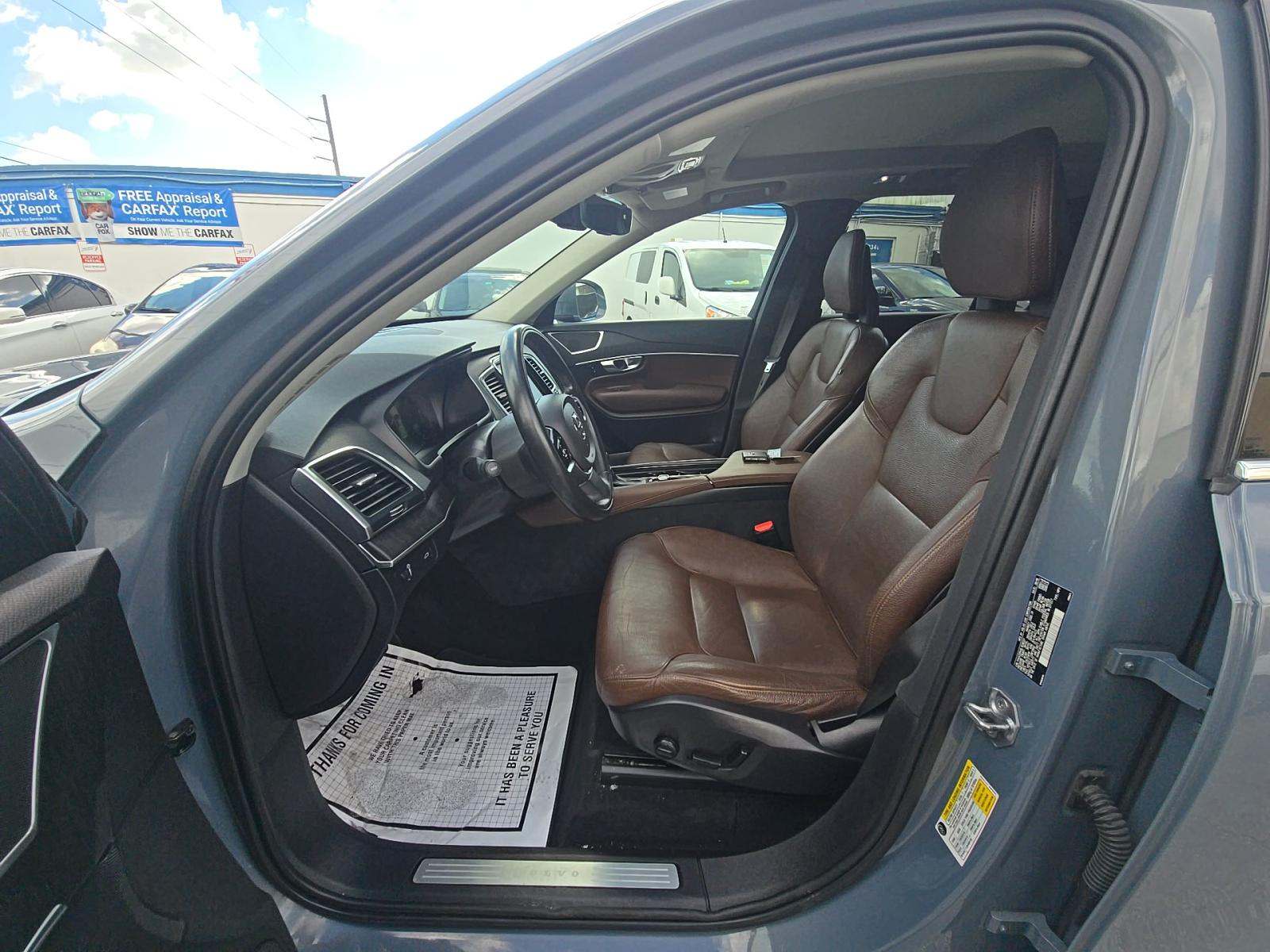 2020 Volvo XC90 T6 Momentum AWD