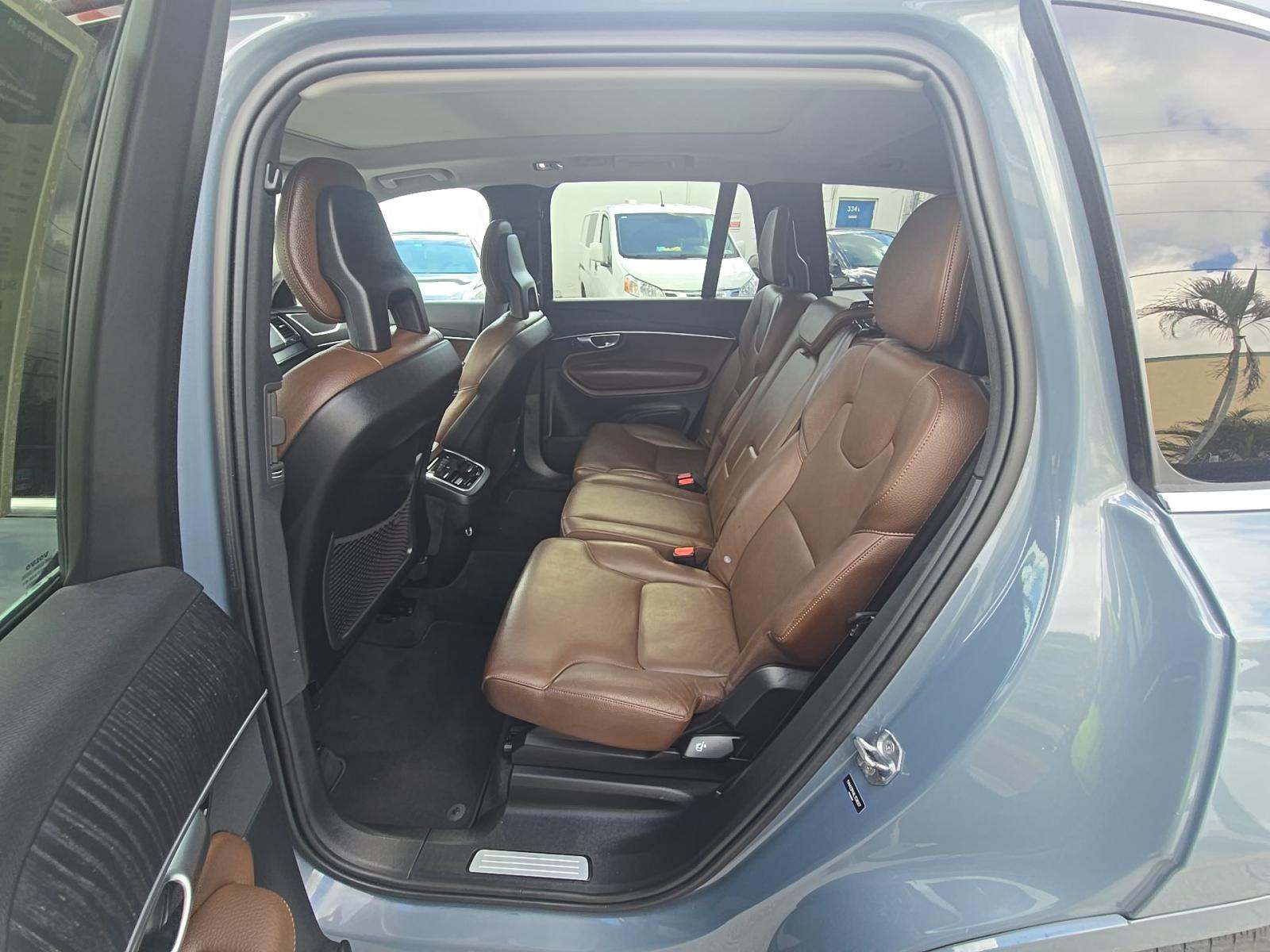 2020 Volvo XC90 T6 Momentum AWD