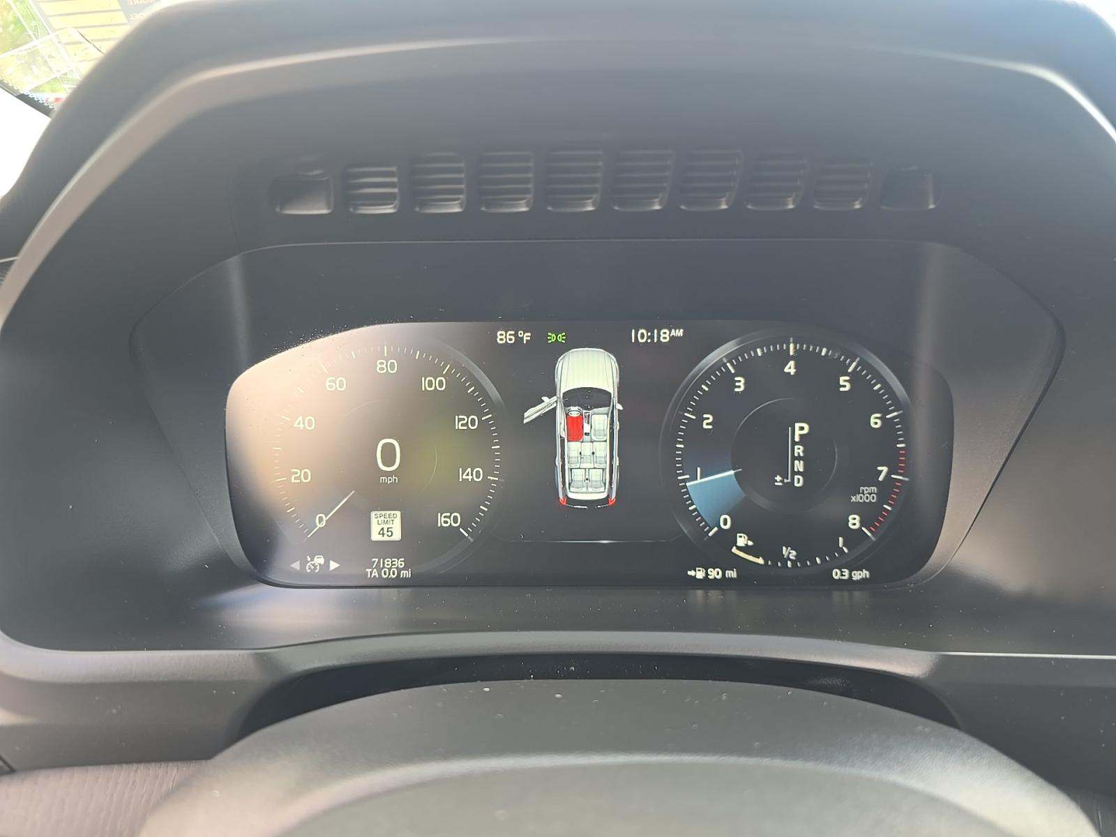 2020 Volvo XC90 T6 Momentum AWD